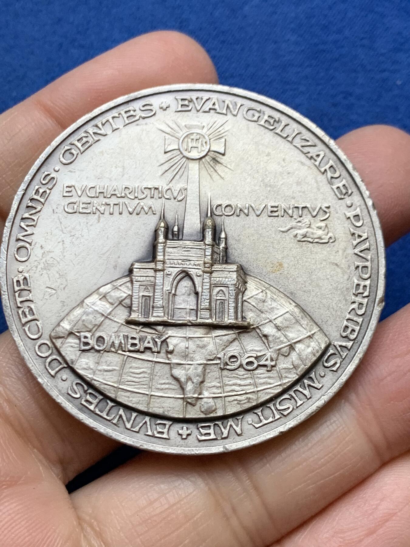 《竞宝斋》第457场 周日，周一，周二   3场连拍 （全场包邮）欢迎送拍 三枚一组 教皇保罗六世镀银铜章 总重203.8克 49.5mm