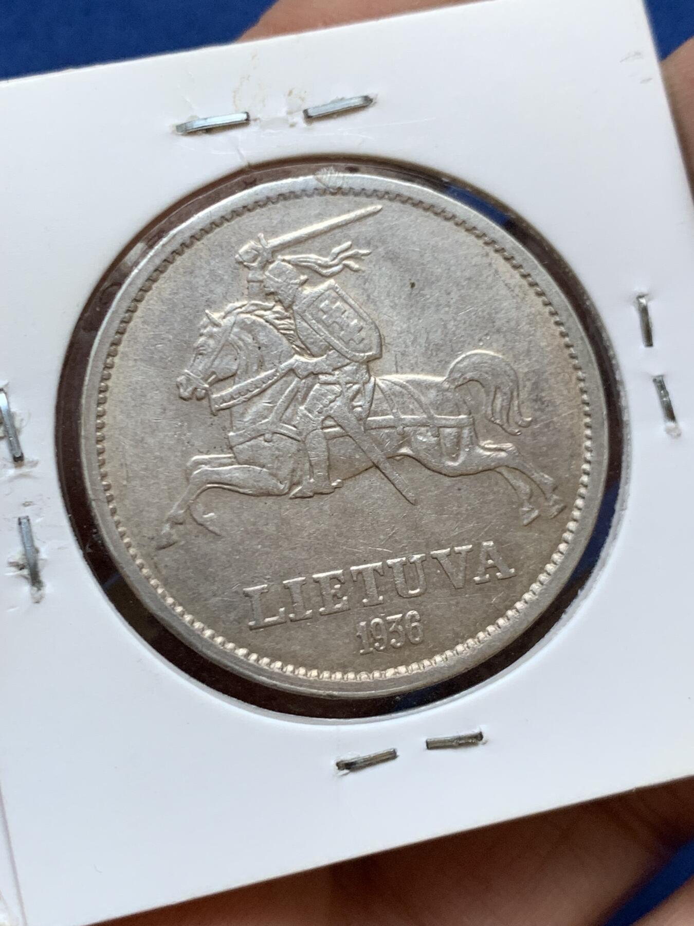 《竞宝斋》第457场 周日，周一，周二   3场连拍 （全场包邮）欢迎送拍 立陶宛 1936年 10立特 银币 正面为约纳斯国王像 温润黄油光 细节一流 经典品种