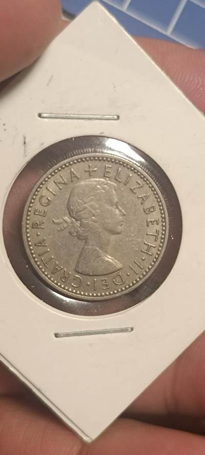 万国钱币第三场 - 英女王1先令