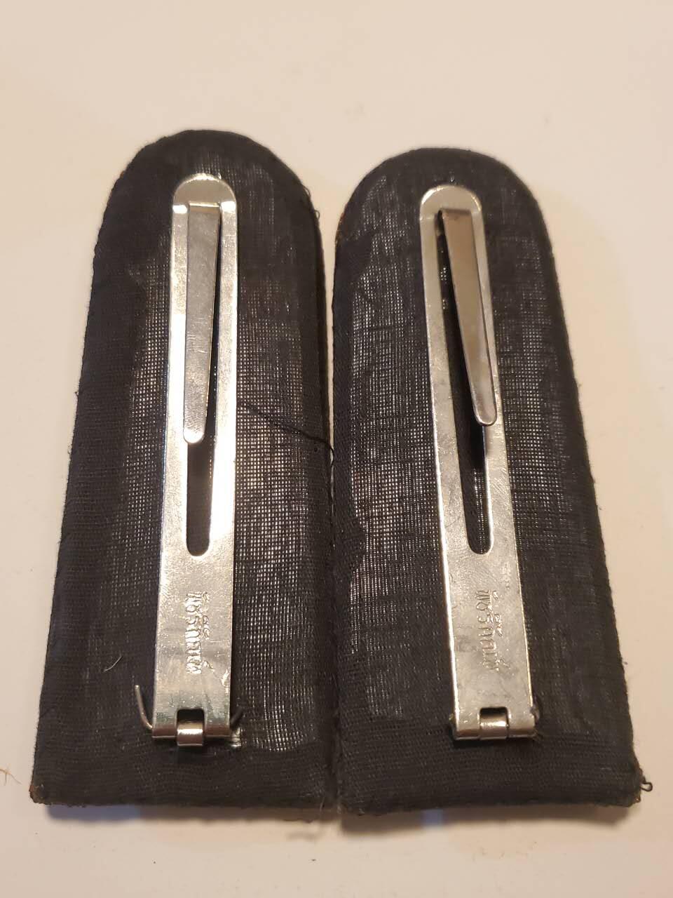 韵星假日拍卖第三十七期 -- Rimey Holidays Auction 37 泰王国政府文官部门级-市级肩章 相当于部门副部长或者市长级别 少见 金丝线 早期版本 带有厂标