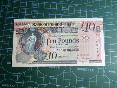 【炜奕收藏】，第五十六期，大不列颠专场 - 2008年北爱尔兰爱尔兰银行10镑，UNC品相，背面改为酒厂背景的首发年
