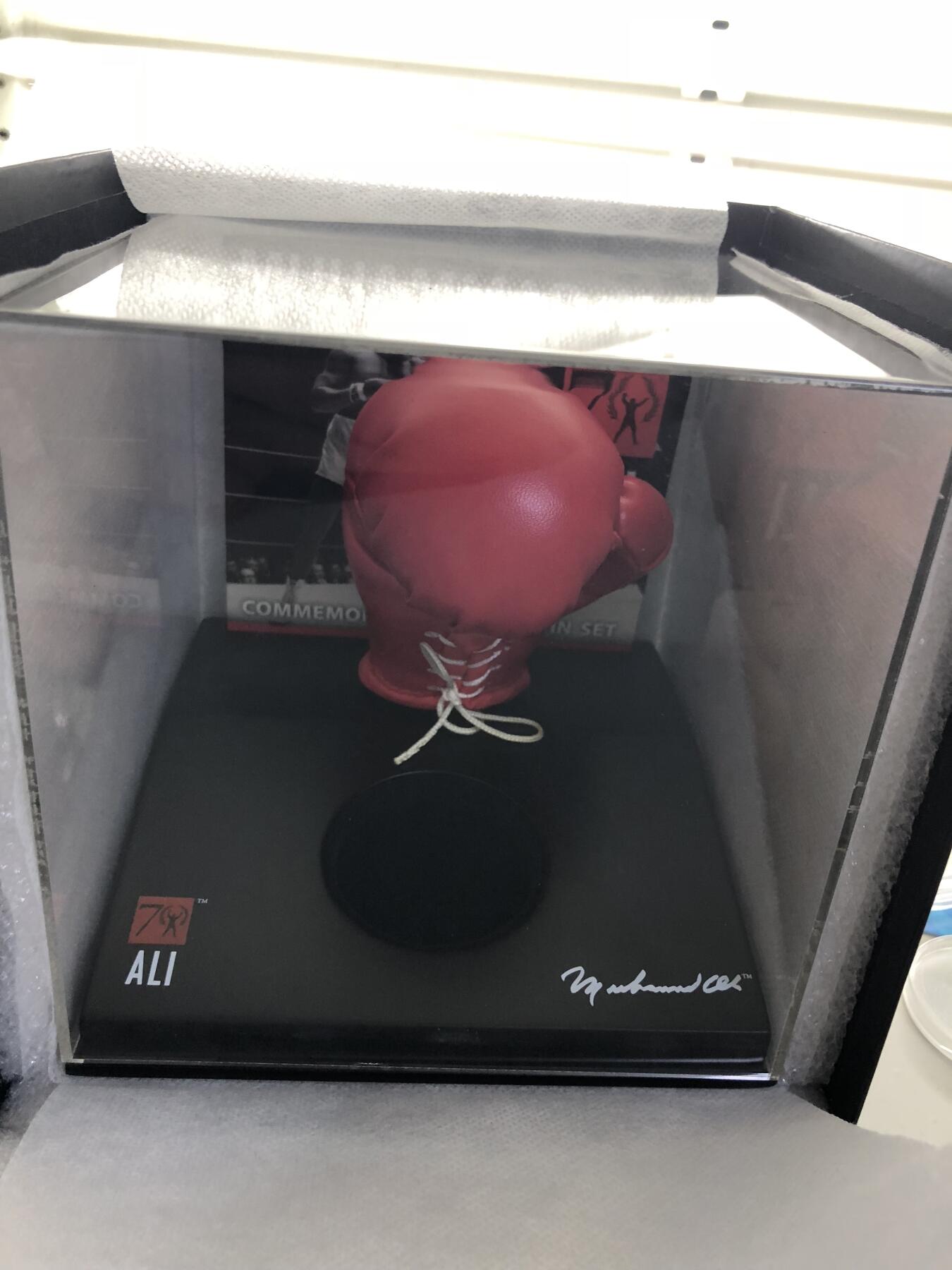 CSIS-GREAT评级精品钱币拍卖第三百三十四期 斐济拳王阿里70周年纪念银币 带原盒证书与拳套附件