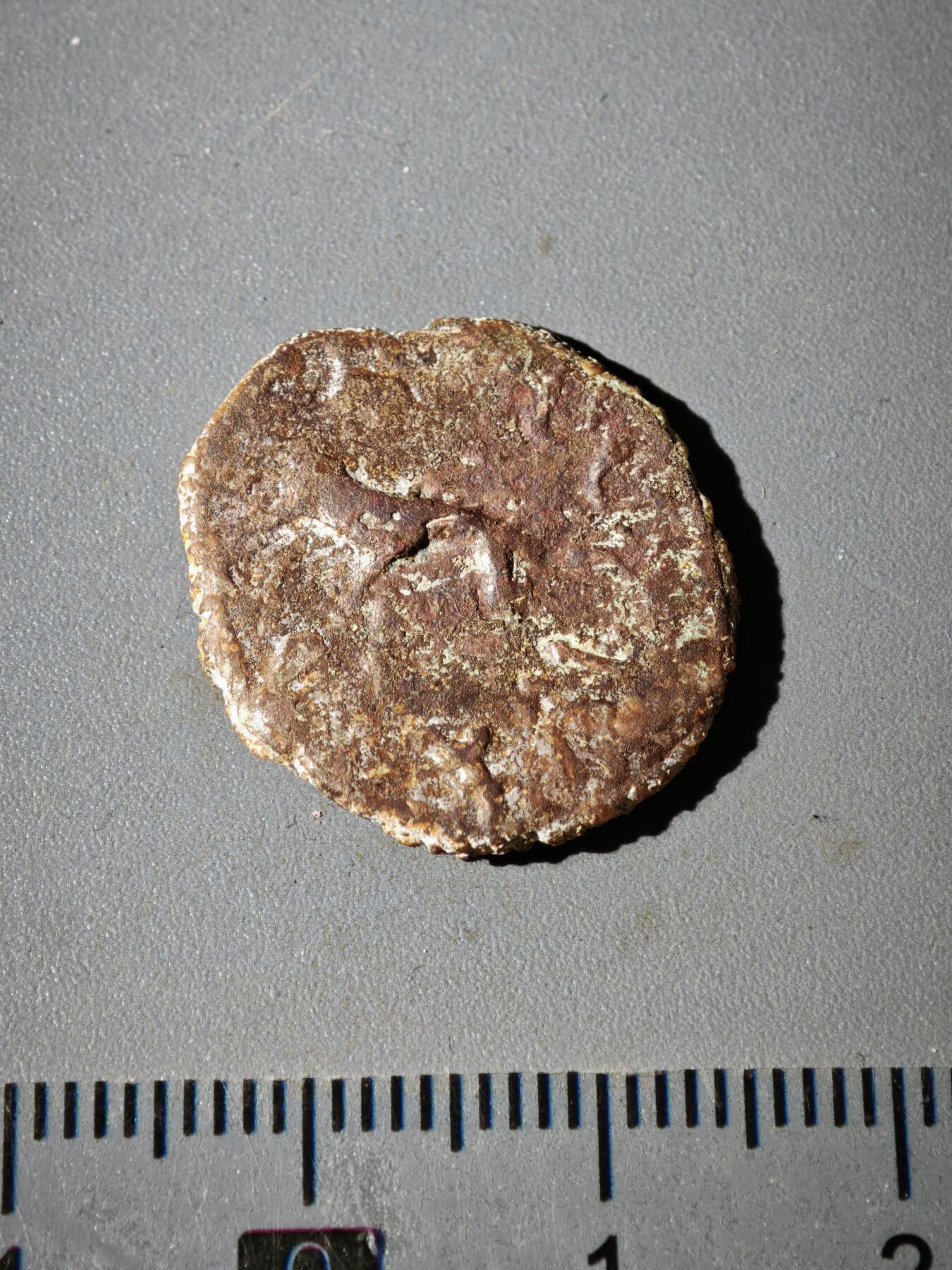 106期回流戒指饰品杂件纪念章丝路钱币专场 C1和田六铢马钱