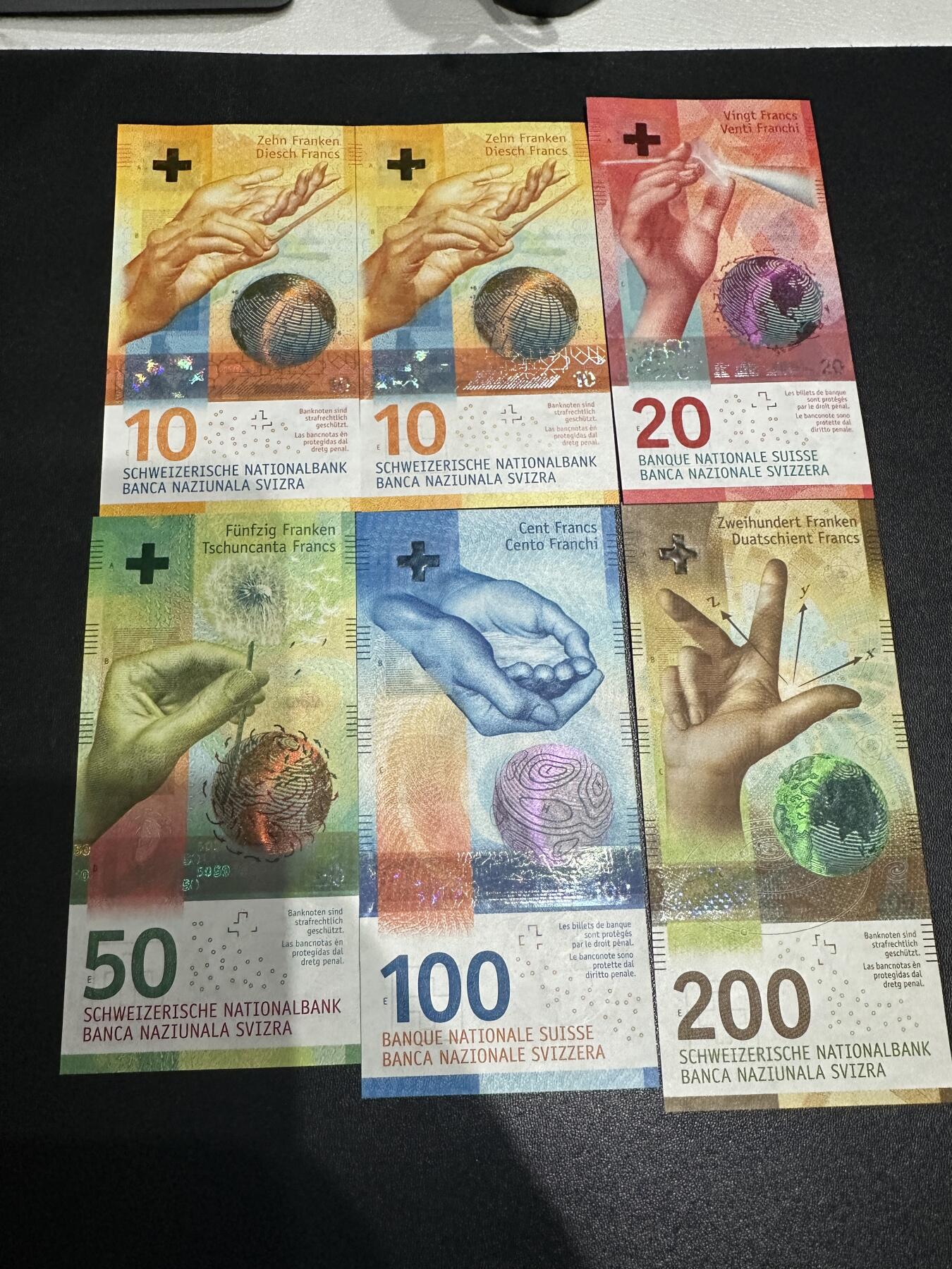 《外钞收藏家》第六百零二期（精品场）（本平台长期征集拍品、欢迎藏友们联系合作）