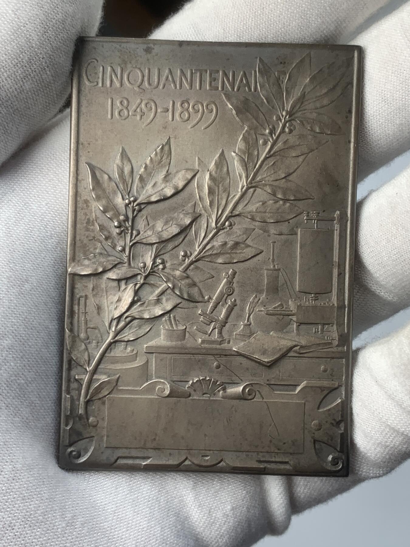 掌中浮雕-藏着的欧洲第049场 “法国生物协会成立五十周年”镀银铜章 ，72mm*48mm，原盒