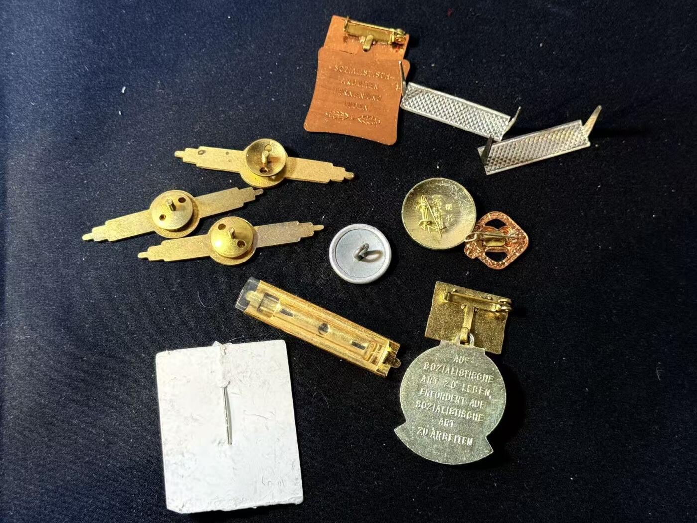 罗岚⭐爱藏⭐甄选专拍第四场-分享拍场赚佣（实体经营） 民主德国勋赏一组（珐琅集体劳动 建设计划模范奖章）