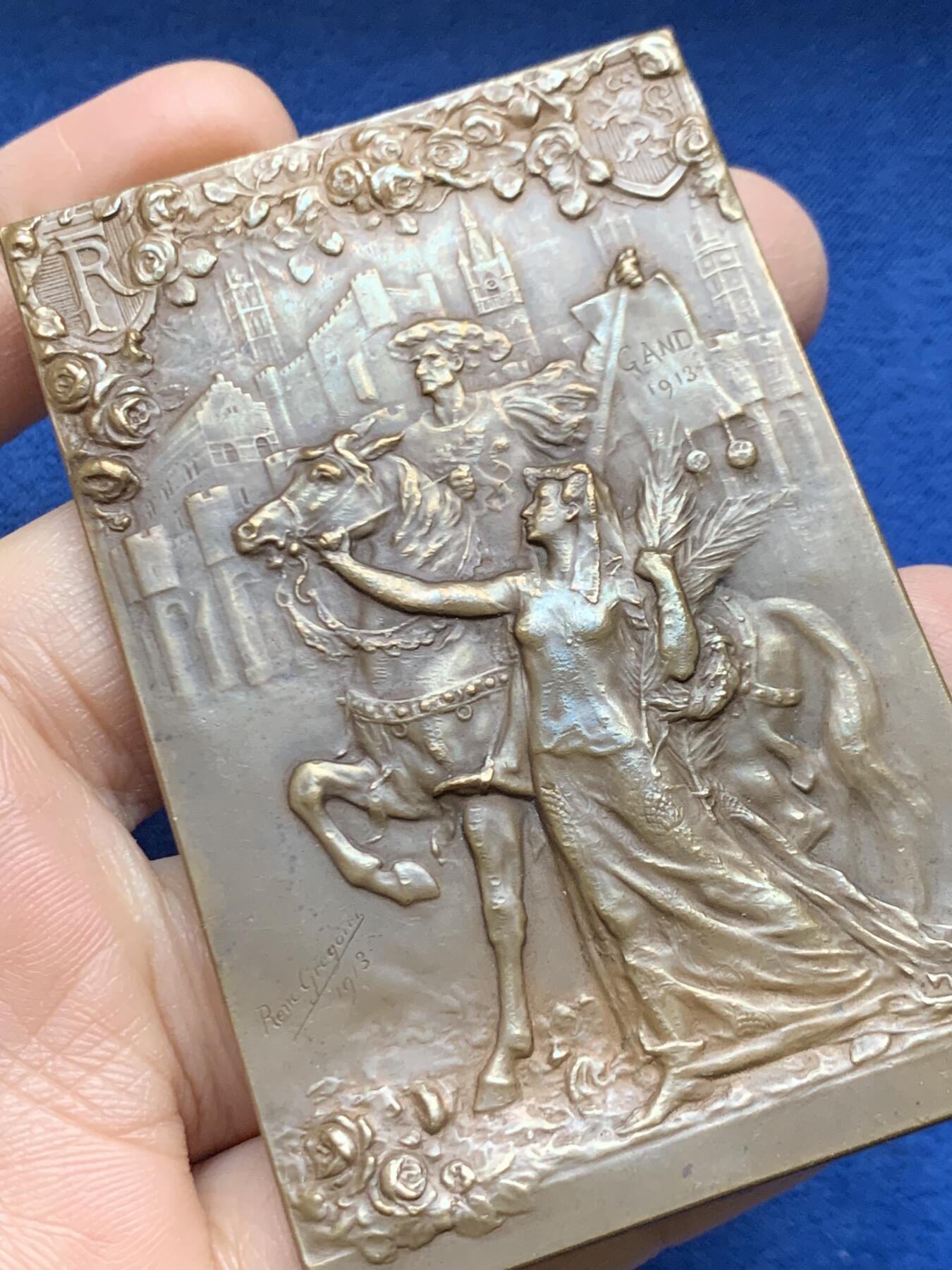 《竞宝斋》第458场 周日，周一，周二   3场连拍 （全场包邮）欢迎送拍 1913年比利时根特世博会奖牌纪念章 直径：80✕52mm，重量：123.9g，雕刻师：Gregoire。