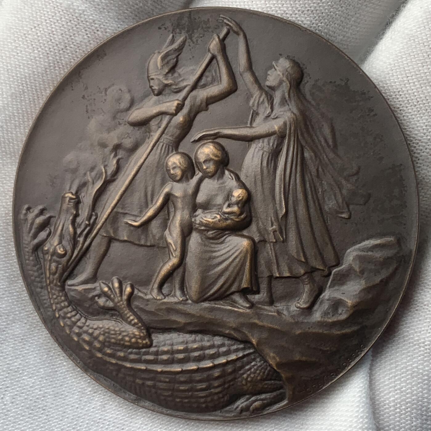 掌中浮雕-藏着的欧洲第049场 1900年前后瑞典保险铜章（屠龙题材），50mm，45g