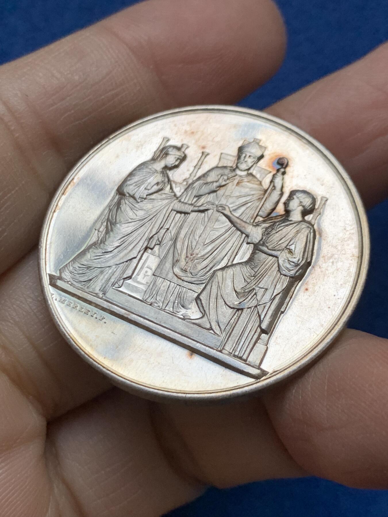 《竞宝斋》第458场 周日，周一，周二   3场连拍 （全场包邮）欢迎送拍 法国婚姻与爱情纪念银章，22.25g，36.8mm，丰饶角边铭