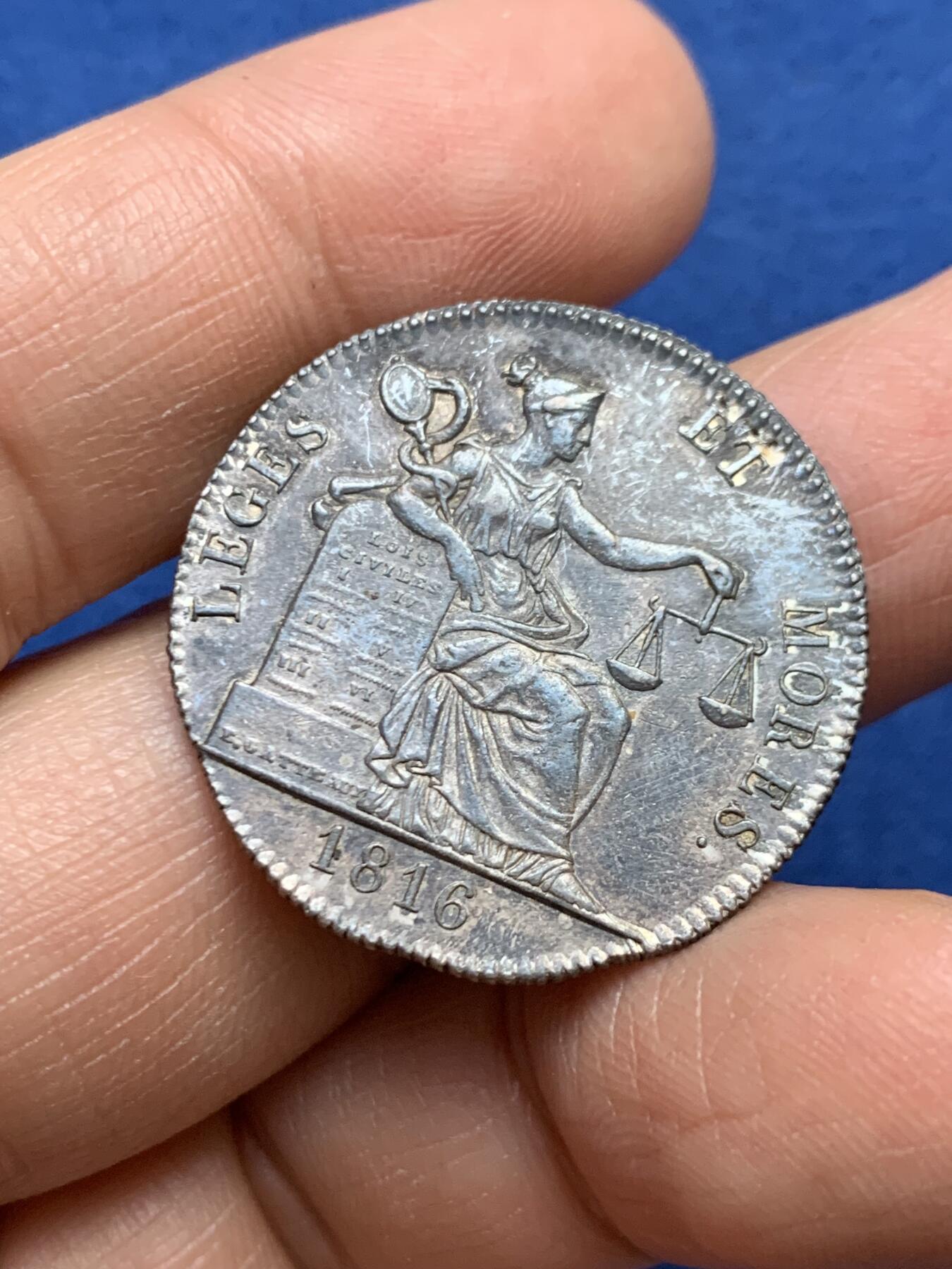 《竞宝斋》第458场 周日，周一，周二   3场连拍 （全场包邮）欢迎送拍 法国亚眠公证人协会银质代币，8.55g，29.5mm