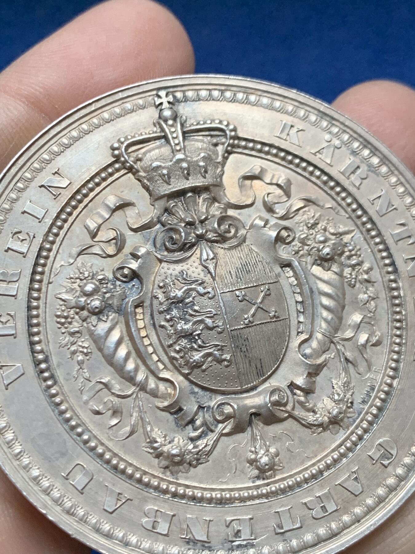 《竞宝斋》第458场 周日，周一，周二   3场连拍 （全场包邮）欢迎送拍 奥地利克拉根福博览会镀银铜章，47.95g，56.1mm