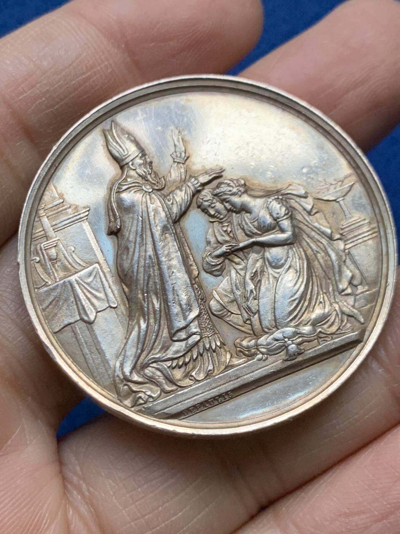 《竞宝斋》第458场 周日，周一，周二   3场连拍 （全场包邮）欢迎送拍 法国婚姻与爱情纪念银章，32.31g，41.5mm，手指边铭