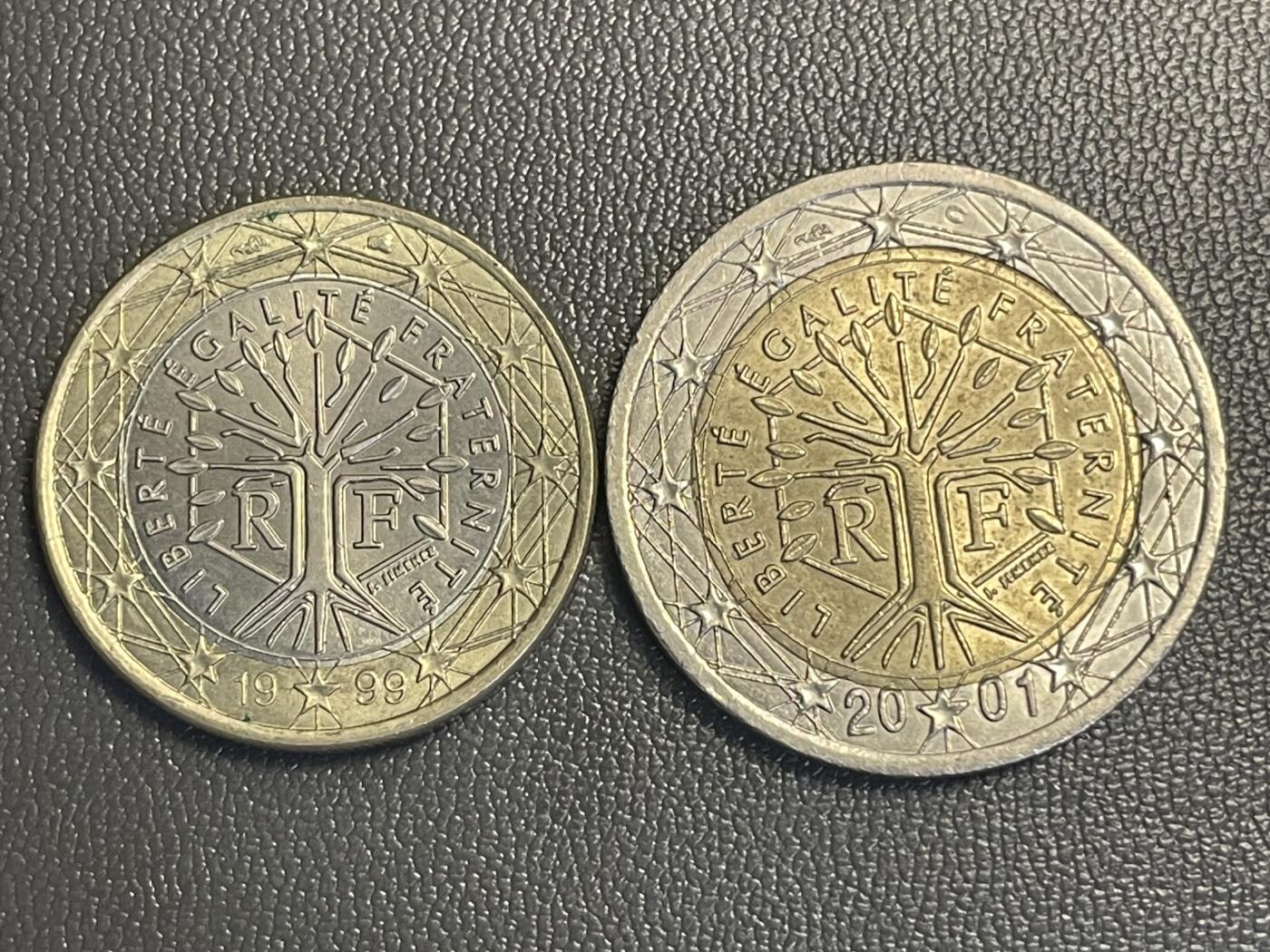 回流0119 法国1999、2001年1、2欧元双金属币两枚 播种树
