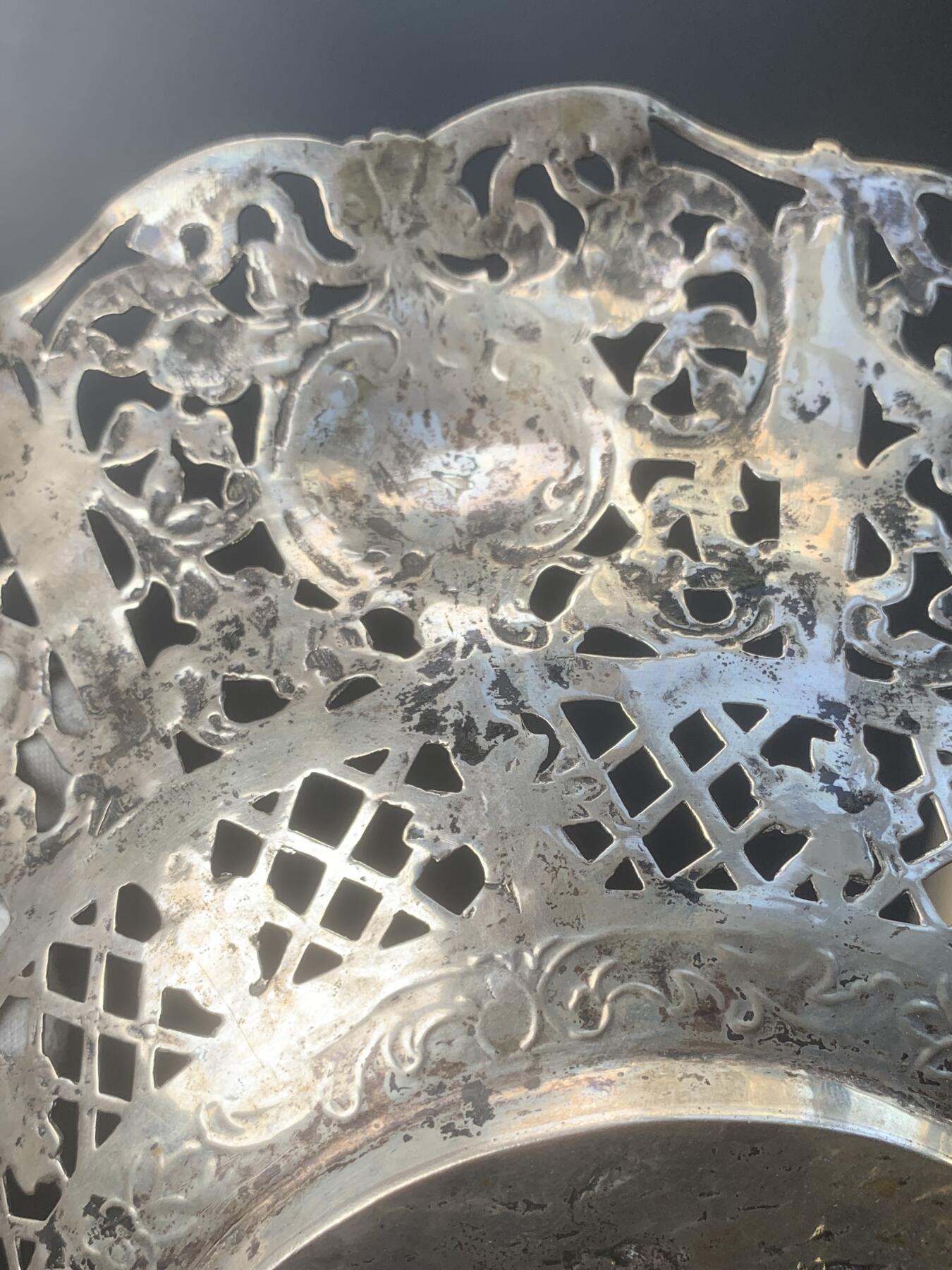 掌中浮雕-藏着的欧洲第049场 190X德国800银果篮 ，26.90厘米，高7厘米, 重388克，（背上边缘“800”银戳）