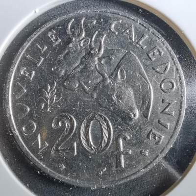 沼泽如烟--第960场 - 法属新喀里多尼亚2000年20法郎