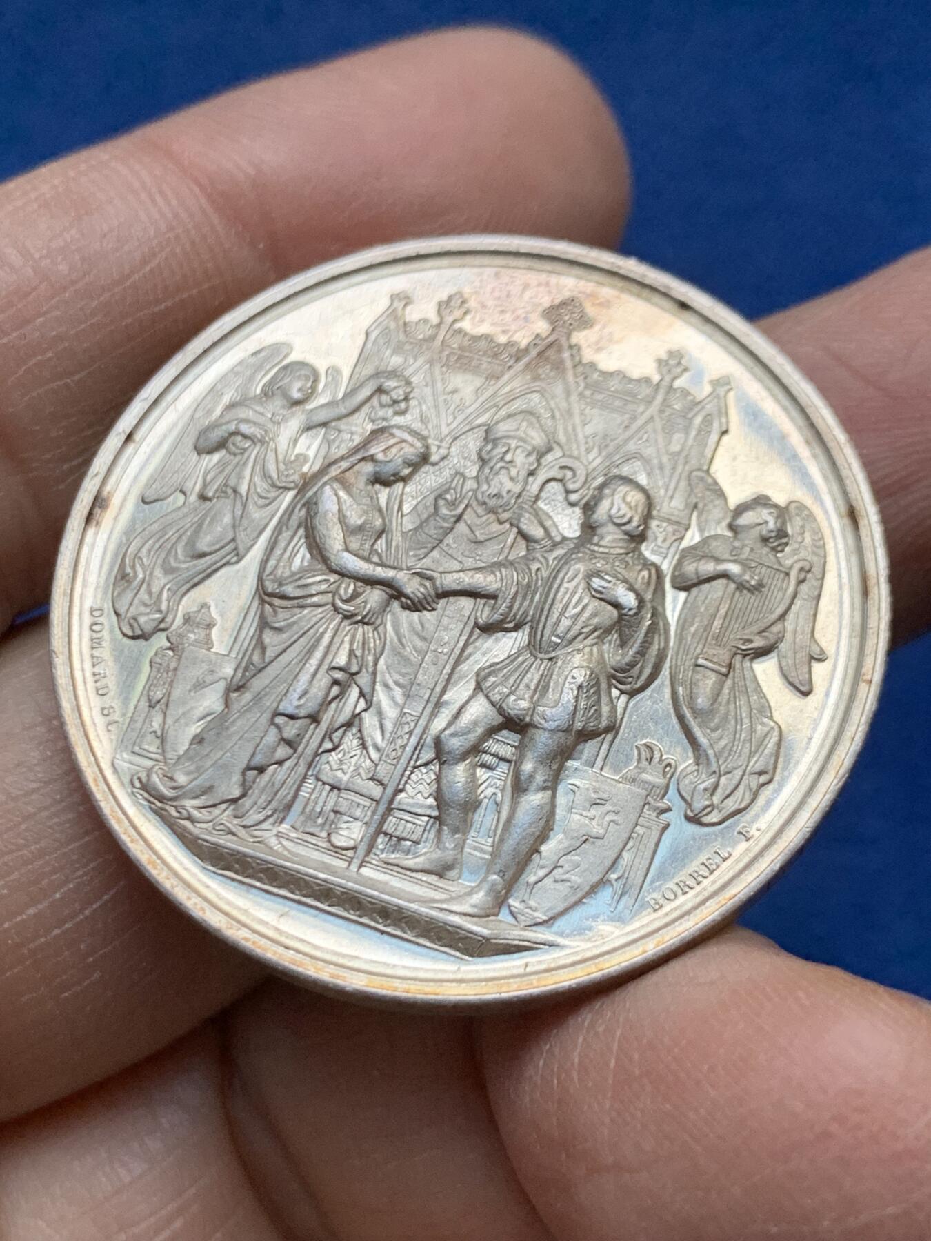 《竞宝斋》第458场 周日，周一，周二   3场连拍 （全场包邮）欢迎送拍 法国结婚纪念银章，22.1g，36.8mm，蜜蜂边铭