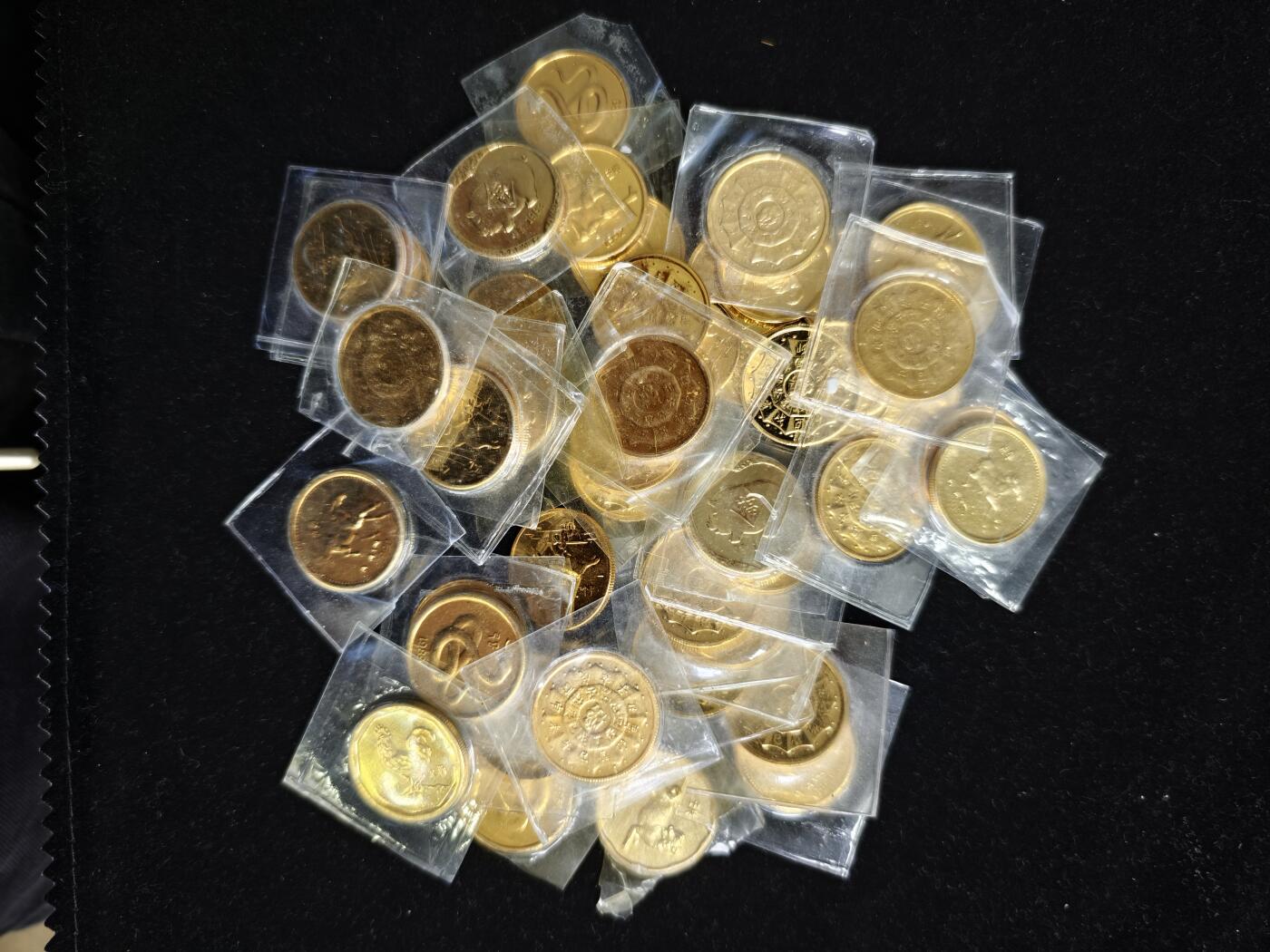 106期回流戒指饰品杂件纪念章丝路钱币专场 一组早期生肖纪念章47个