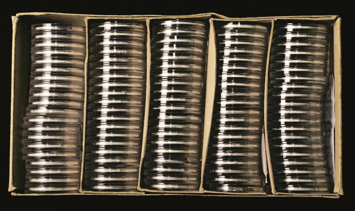 宜和2025年秋季拍卖 古钱/金银锭/机制币 1997年中国传统吉祥图“吉庆有余”1/2盎司精制彩银币一组，共100枚，原盒，完全未使用，个别币面少许硫化、丝痕、白斑、漏砂