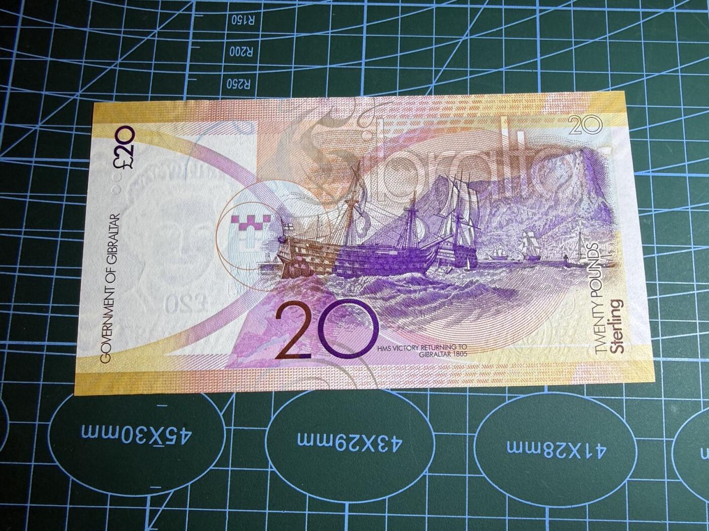 【炜奕收藏】，第五十七期，英联邦女王专场 2011年直布罗陀20镑，UNC品相，AAA首发冠较少，号码无4