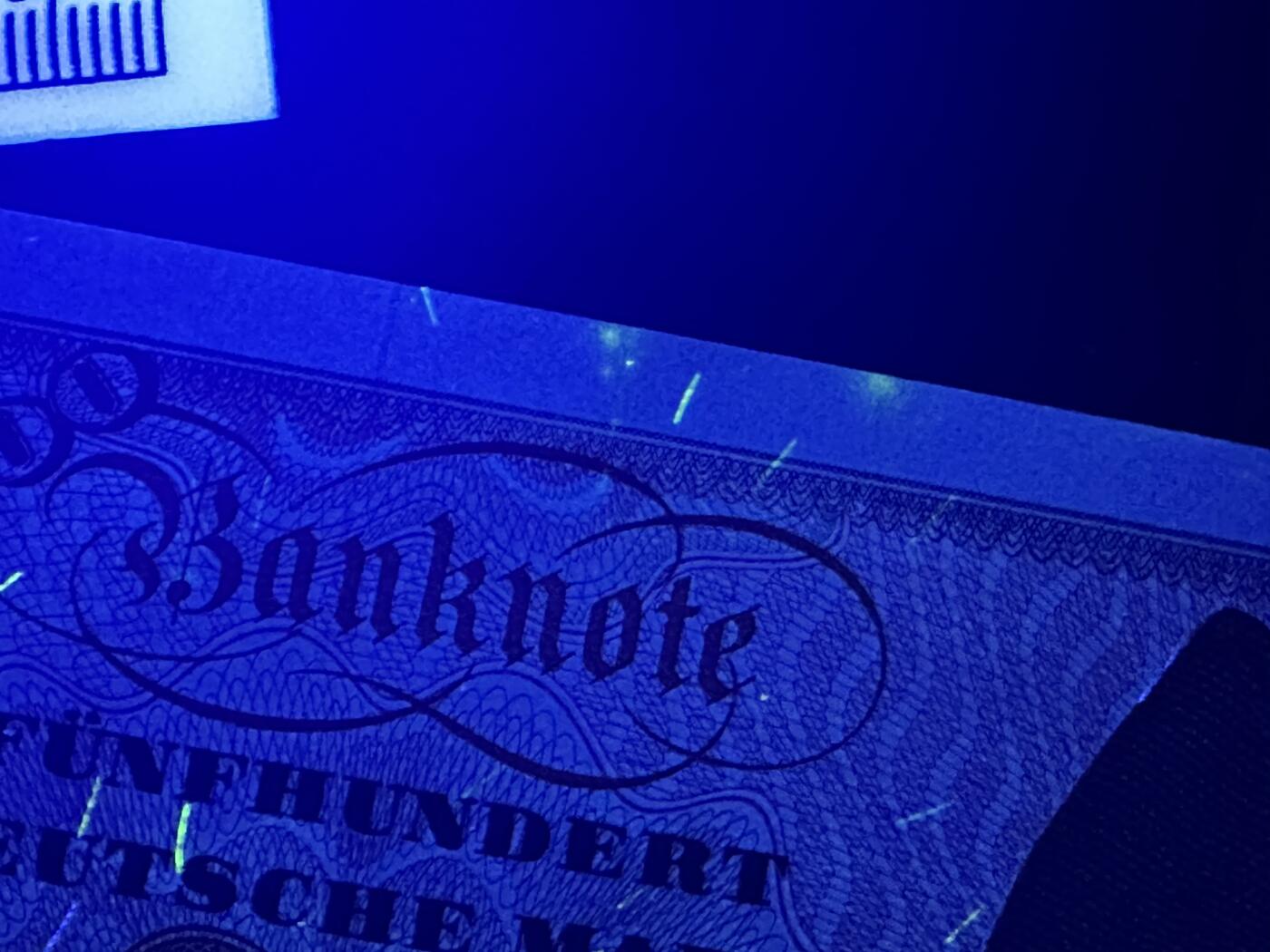 《外钞收藏家》第六百零二期（精品场）（本平台长期征集拍品、欢迎藏友们联系合作） 1977年德国500马克 大副 接近全新 角和边上有瑕疵 2个荧光点