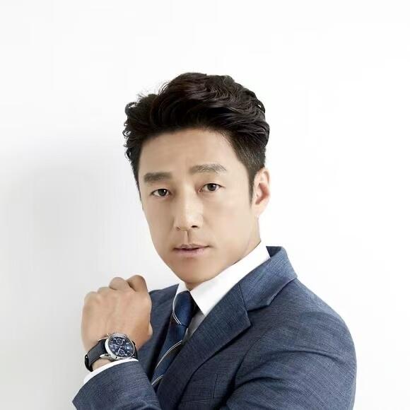 零元拍：2003最热韩剧《大长今》男主角闵政浩扮演者池珍熙亲笔签名韩国传统福袋，签于上映20周年纪念活动！