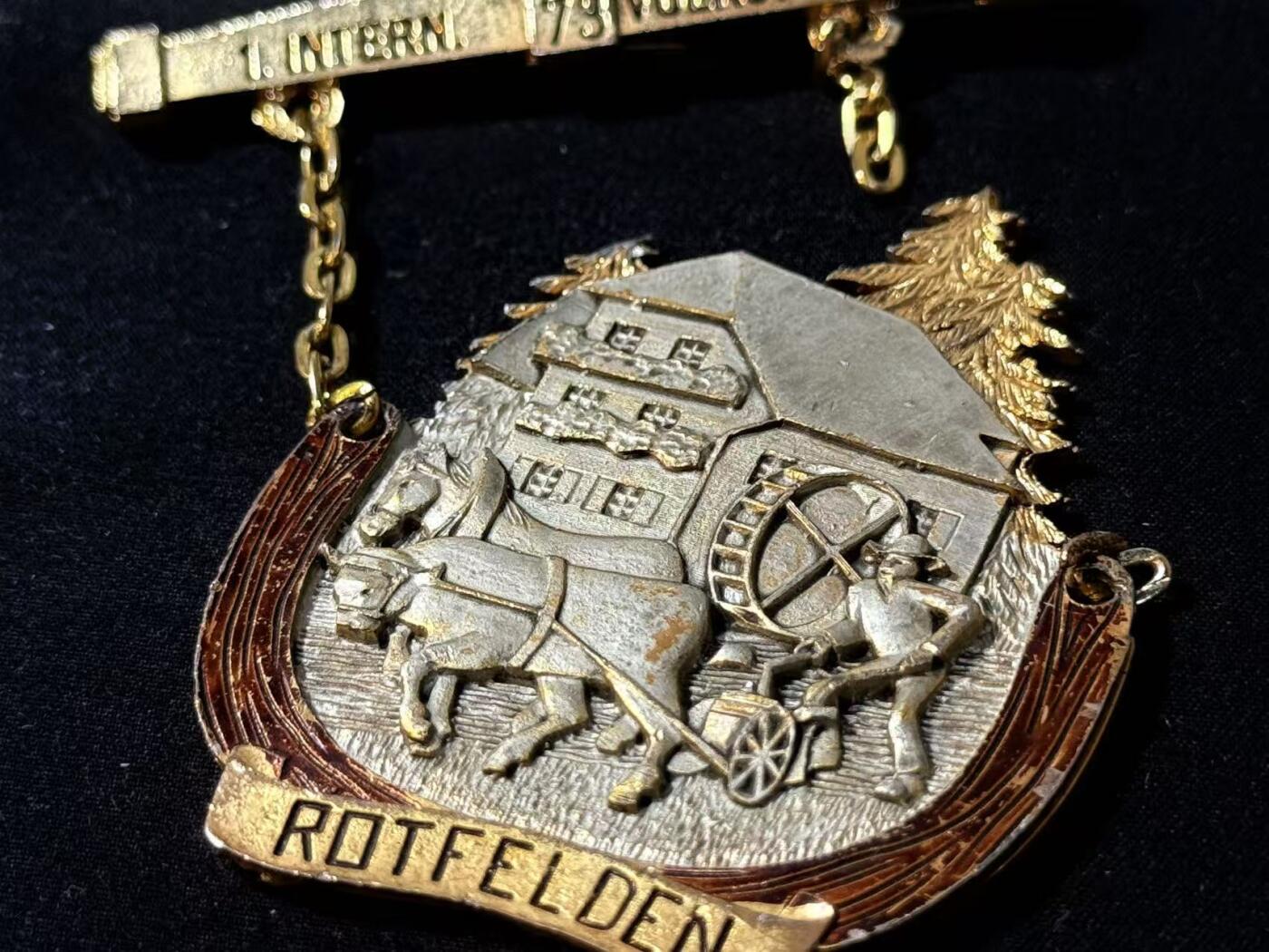 罗岚⭐爱藏⭐甄选专拍第四场-分享拍场赚佣（实体经营） 民主德国罗特费尔登首届国际十字军徒步纪念章-冷战时期群众体育象征