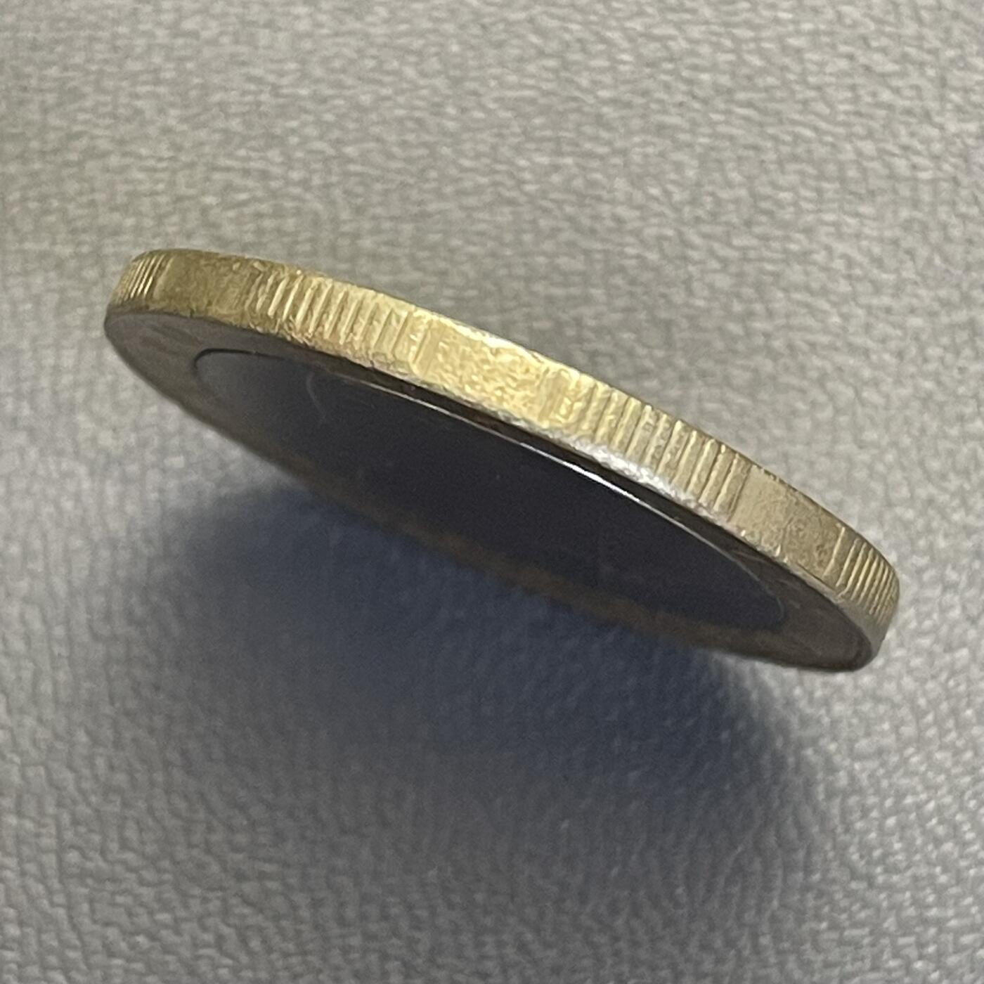 回流0119 保加利亚2002年1列弗双金属币 保加利亚守护神圣伊万·里尔斯基 