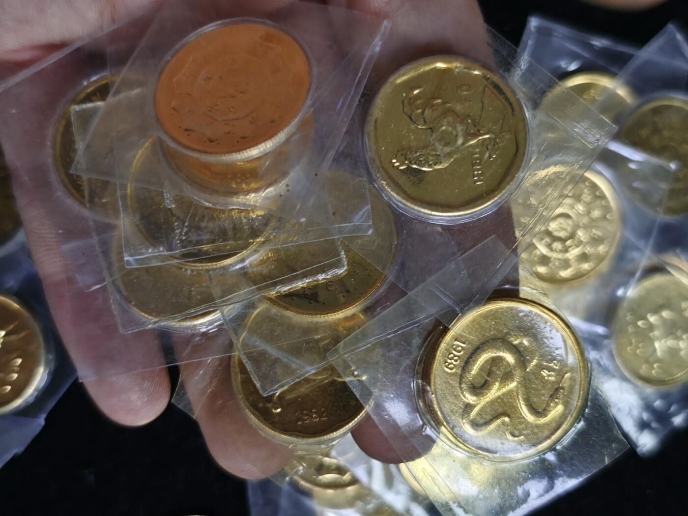 106期回流戒指饰品杂件纪念章丝路钱币专场 一组早期生肖纪念章47个