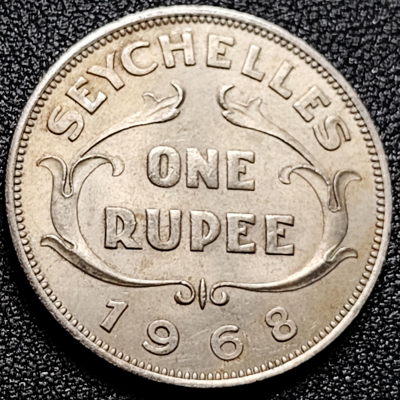 泉币菌-第168场- 精品福利场 带底光 少见 英属塞舌尔 1968年1卢比铜镍币 伊丽莎白二世女王 30×2.1MM 