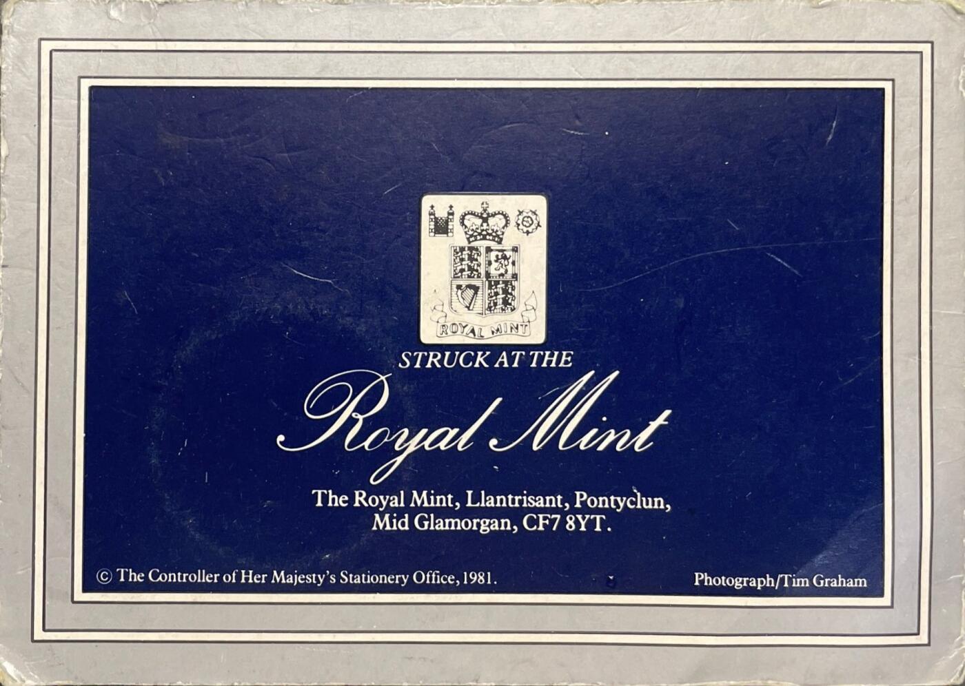 回流0119 1981年英国查尔斯王子与戴安娜王妃婚礼纪念25便士克朗币官方卡装版（卡套6成新有磨损，币封装无损）