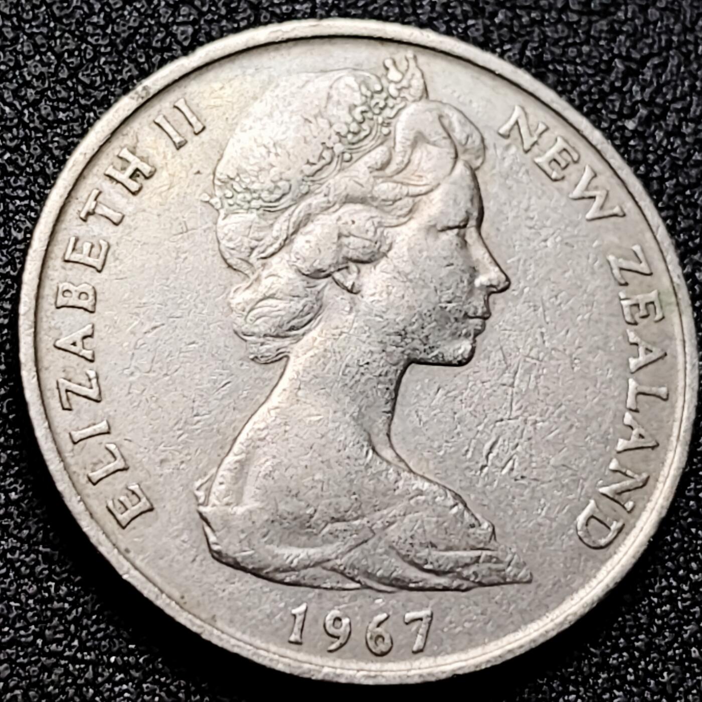 泉币菌-第168场- 精品福利场 几维鸟 1967年 英联邦 新西兰20分硬币 直径28.5mm  青年女王