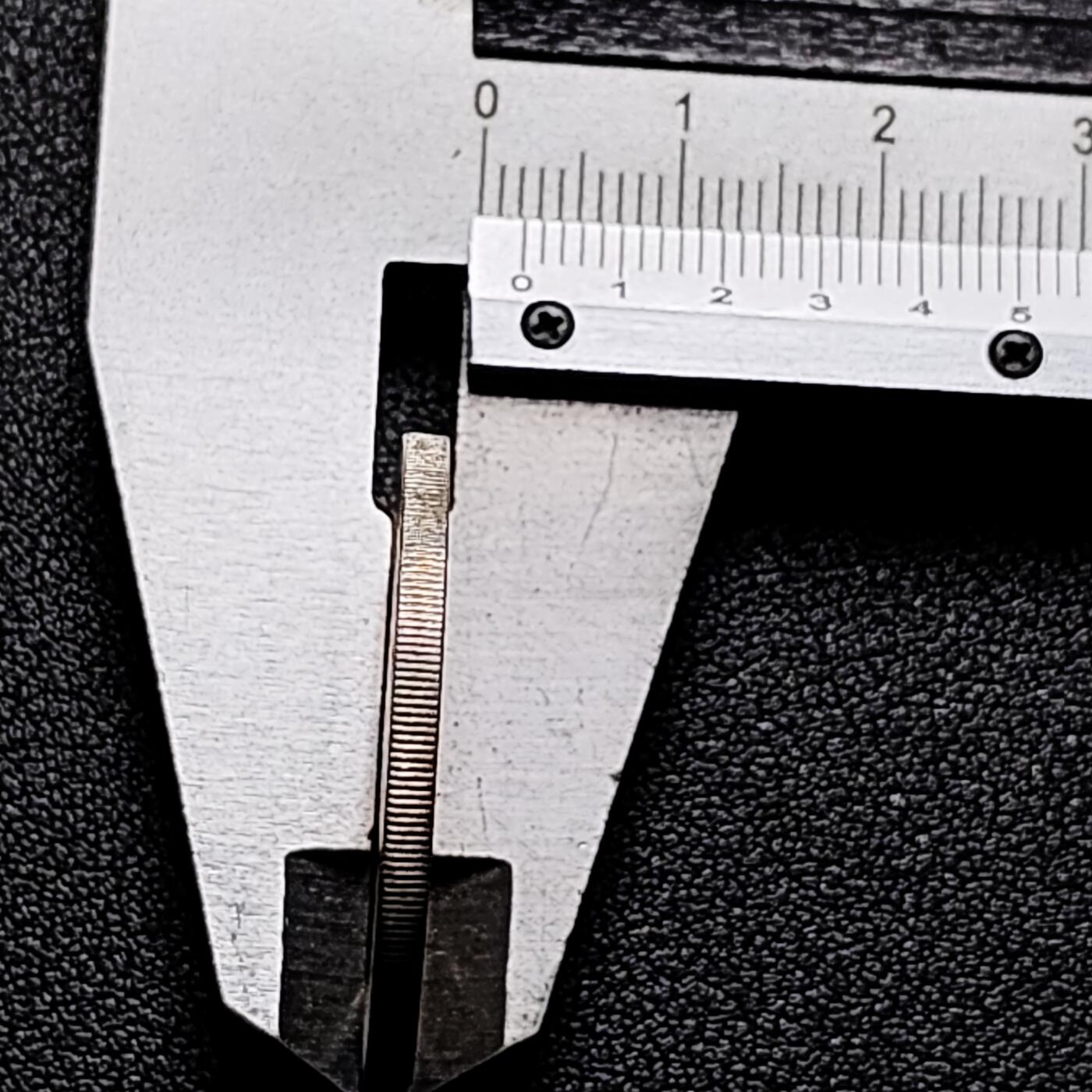 泉币菌-第168场- 精品福利场 带底光 少见 英属塞舌尔 1968年1卢比铜镍币 伊丽莎白二世女王 30×2.1MM 