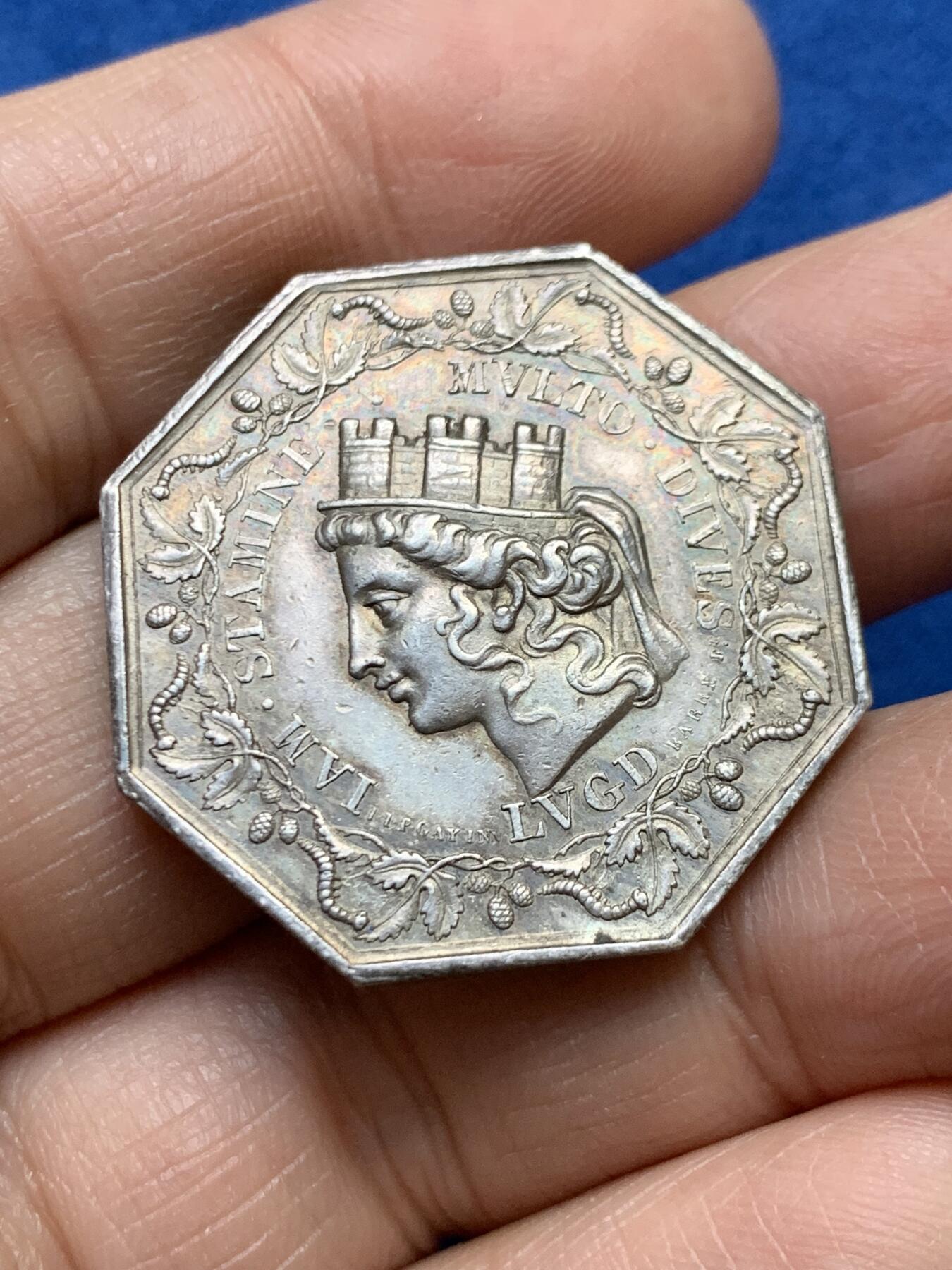 《竞宝斋》第458场 周日，周一，周二   3场连拍 （全场包邮）欢迎送拍 法国里昂丝绸经纪人八角银质代币，15.31g，31.6mm，船首边铭