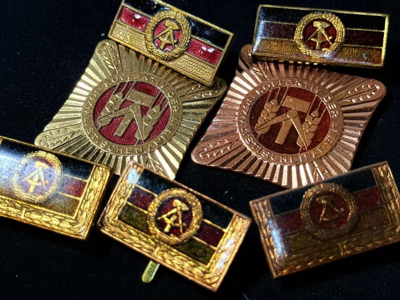 罗岚⭐爱藏⭐甄选专拍第四场-分享拍场赚佣（实体经营） 民主德国集体劳动奖章（含五次获得勋略）一组