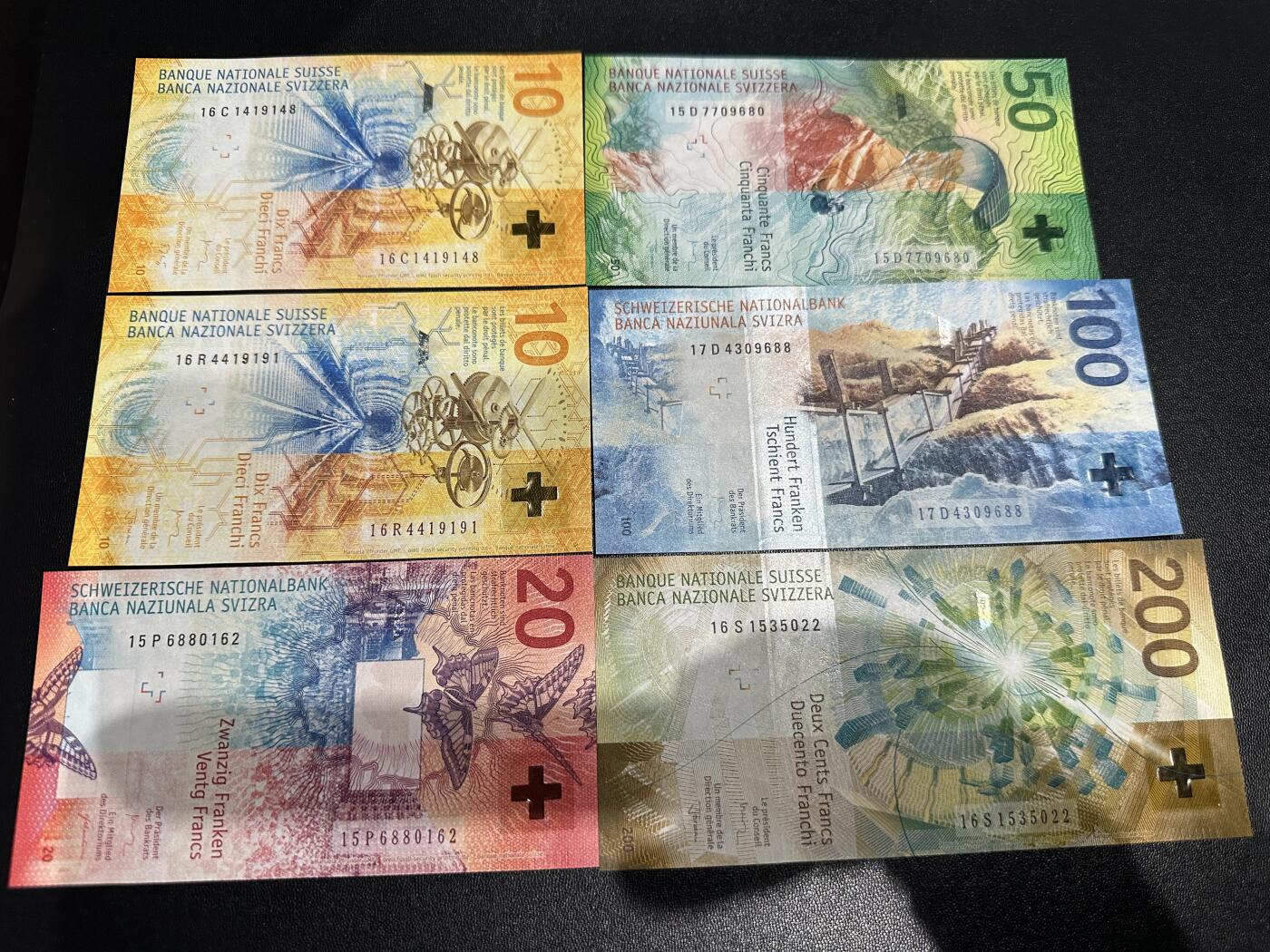 《外钞收藏家》第六百零二期（精品场）（本平台长期征集拍品、欢迎藏友们联系合作）