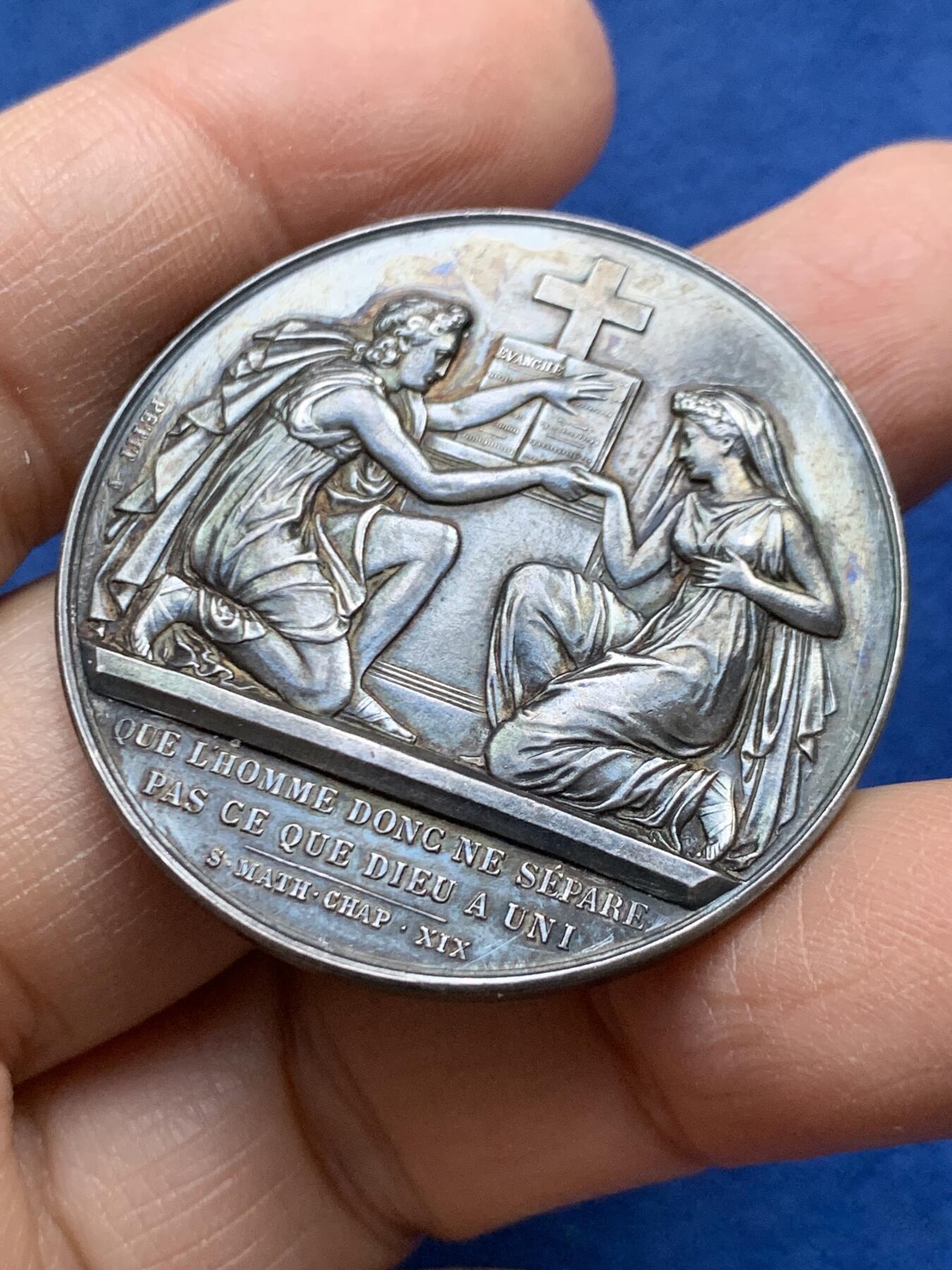 《竞宝斋》第458场 周日，周一，周二   3场连拍 （全场包邮）欢迎送拍 法国婚姻与爱情纪念银章，25.86g，39.1mm，丰饶角边铭