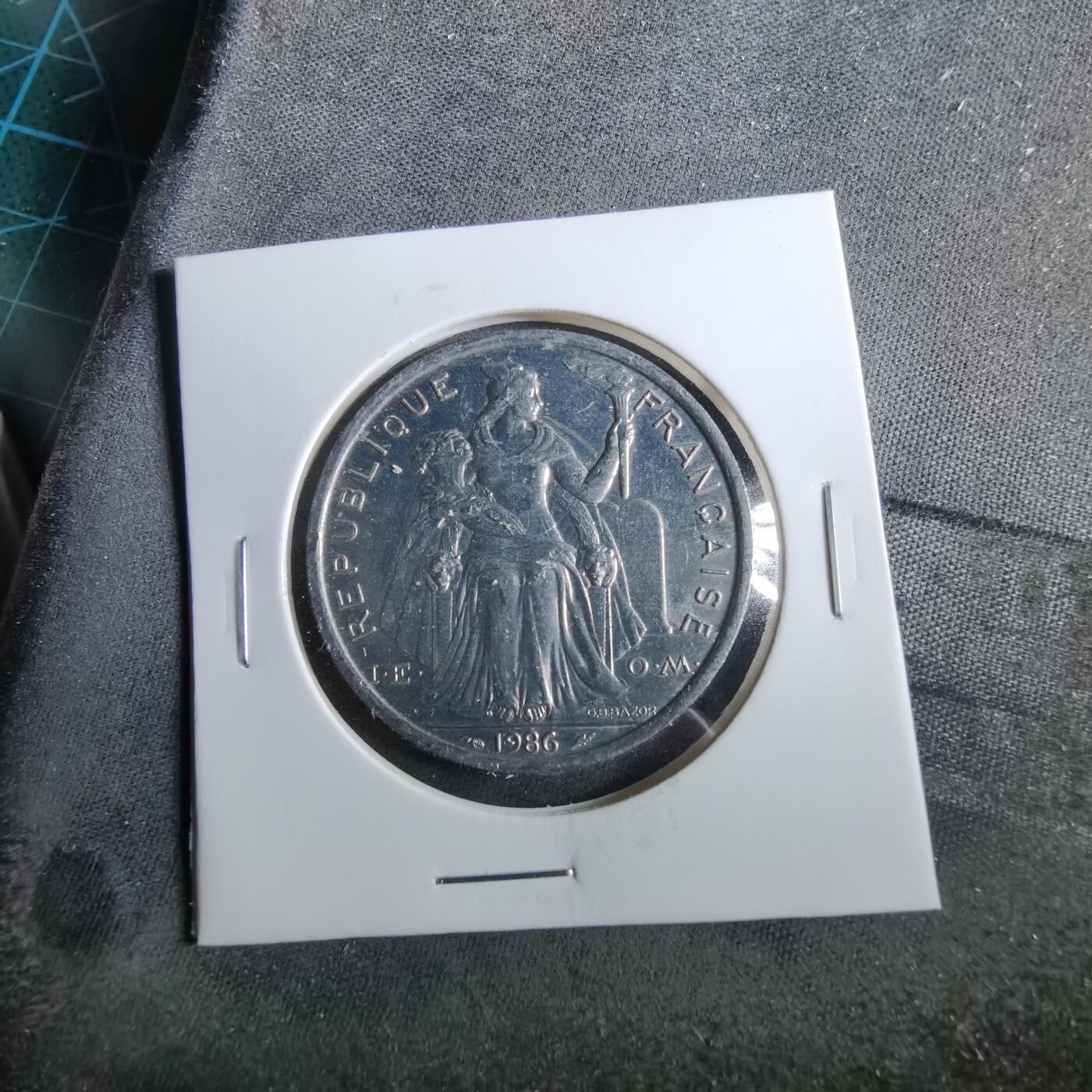 沼泽如烟--第960场 法属新喀里多尼亚1986年5法郎