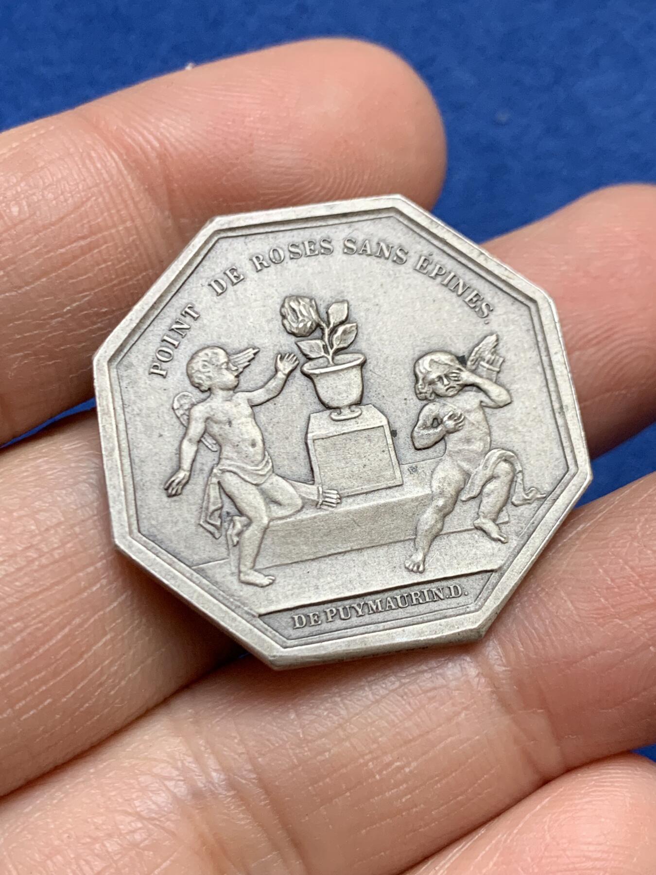 《竞宝斋》第458场 周日，周一，周二   3场连拍 （全场包邮）欢迎送拍 法国八角银章，双面神犀利之“没有不带刺的玫瑰，也没有没有烦恼的爱情”，13.83g，30.2mm，丰饶角1argent边铭