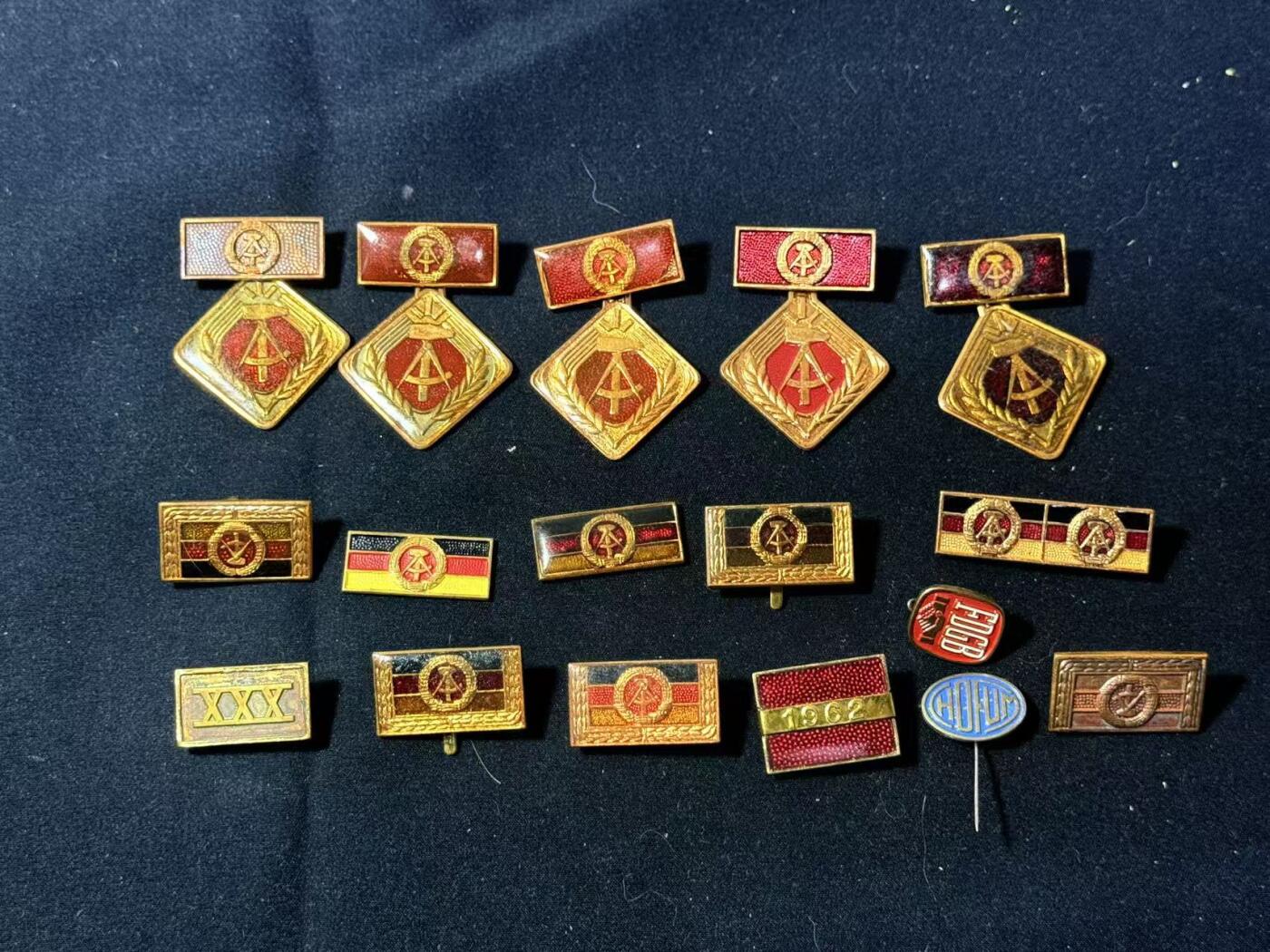 罗岚⭐爱藏⭐甄选专拍第四场-分享拍场赚佣（实体经营） 民主德国勋赏一组（社会活动家 集体劳动荣誉）