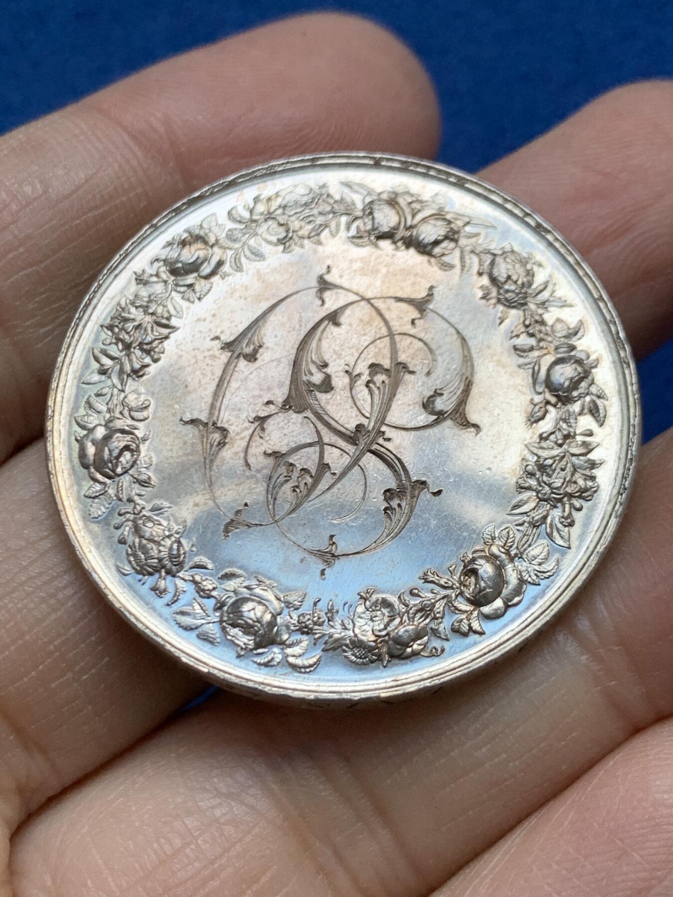 《竞宝斋》第458场 周日，周一，周二   3场连拍 （全场包邮）欢迎送拍 法国婚姻与爱情纪念银章，22.25g，36.8mm，丰饶角边铭