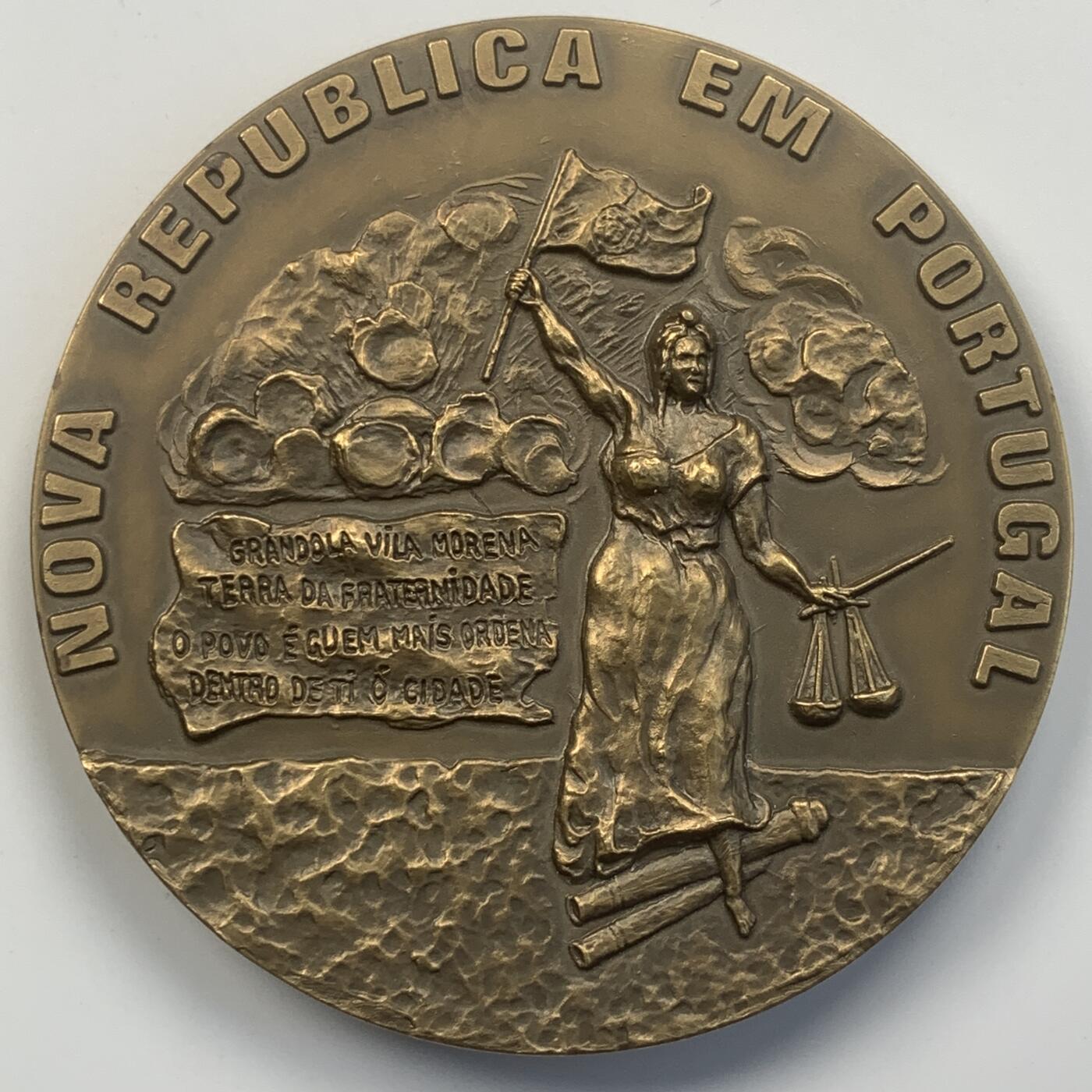 掌中浮雕-藏着的欧洲第049场 1974年葡萄牙民主共和国纪念铜章，80mm，197g