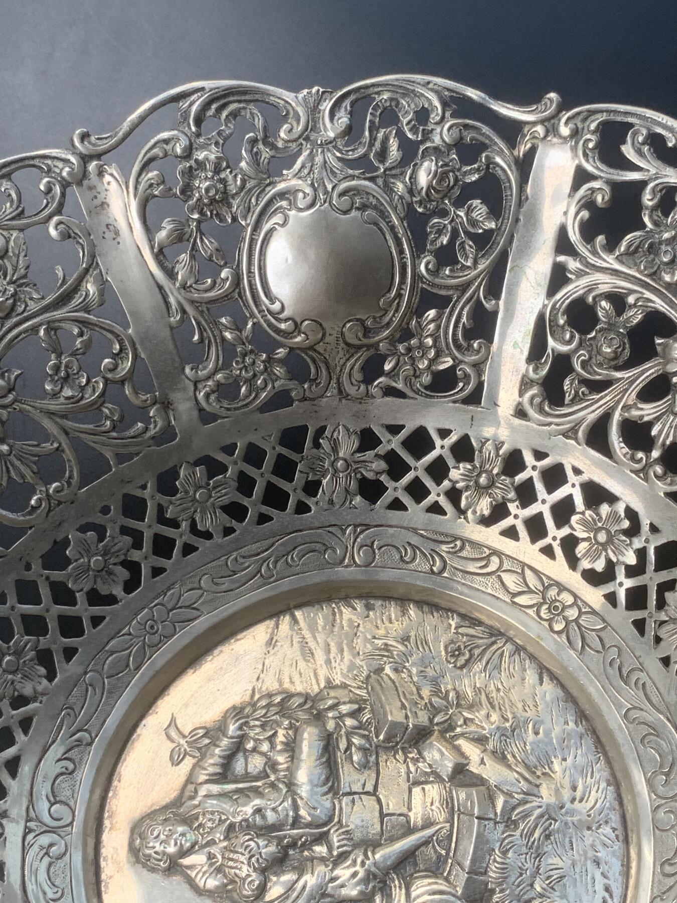 掌中浮雕-藏着的欧洲第049场 190X德国800银果篮 ，26.90厘米，高7厘米, 重388克，（背上边缘“800”银戳）