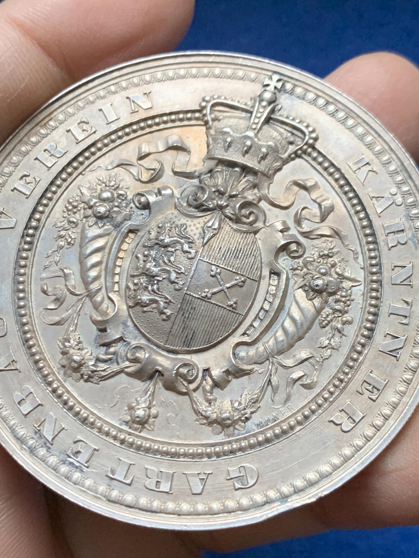 《竞宝斋》第458场 周日，周一，周二   3场连拍 （全场包邮）欢迎送拍 奥地利克拉根福博览会镀银铜章，47.95g，56.1mm