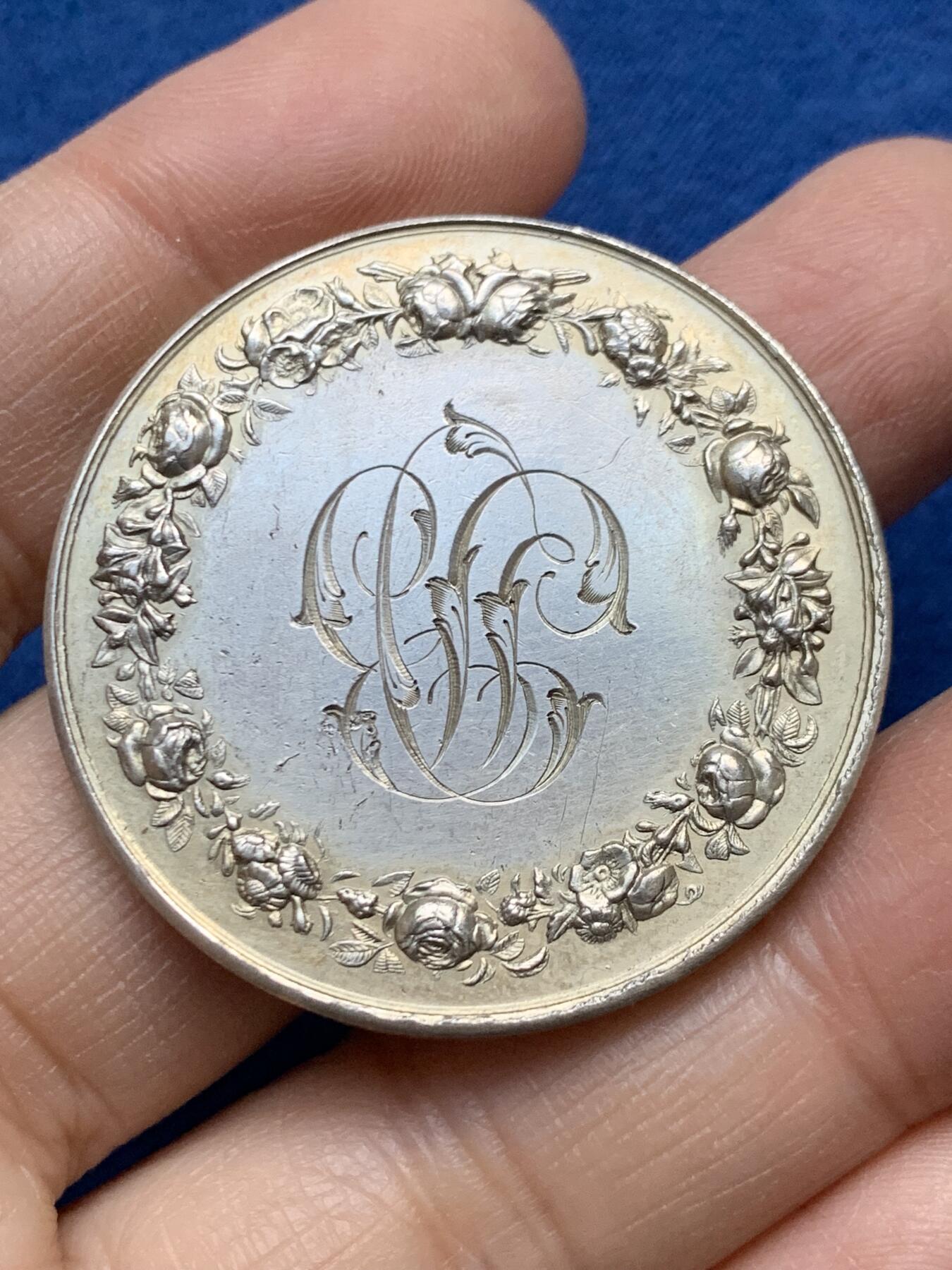 《竞宝斋》第458场 周日，周一，周二   3场连拍 （全场包邮）欢迎送拍 法国婚姻与爱情纪念银章，24.9g，39.2mm，丰饶角边铭