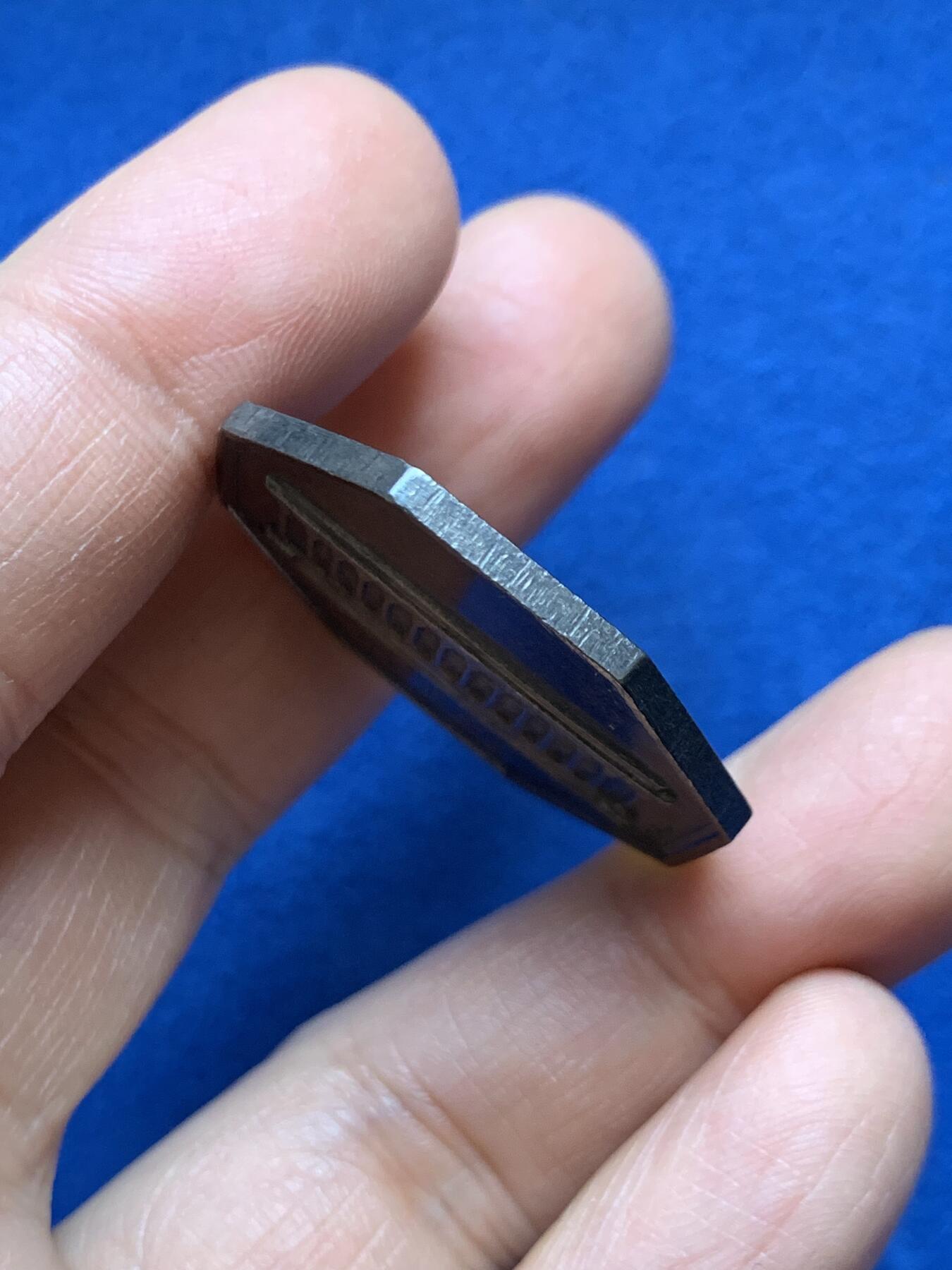 《竞宝斋》第458场 周日，周一，周二   3场连拍 （全场包邮）欢迎送拍 法国查理十世头像巴黎证券交易所八角银质代币，16.49g，33.2mm，早期无边铭