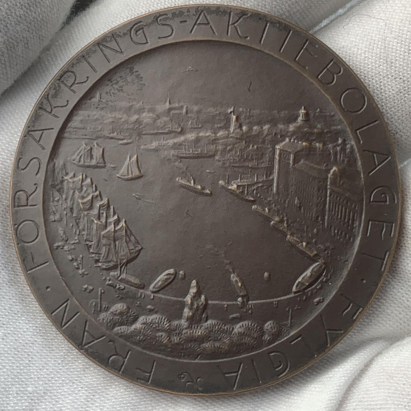 掌中浮雕-藏着的欧洲第049场 1900年前后瑞典保险铜章（屠龙题材），50mm，45g