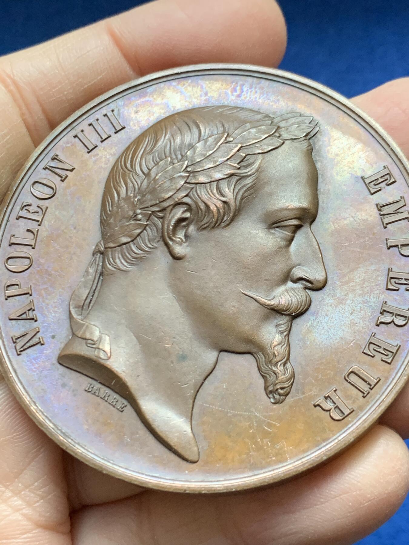 《竞宝斋》第458场 周日，周一，周二   3场连拍 （全场包邮）欢迎送拍 法国拿破仑三世头像海军学员铜章，111.90g，59.4mm，蜜蜂边铭