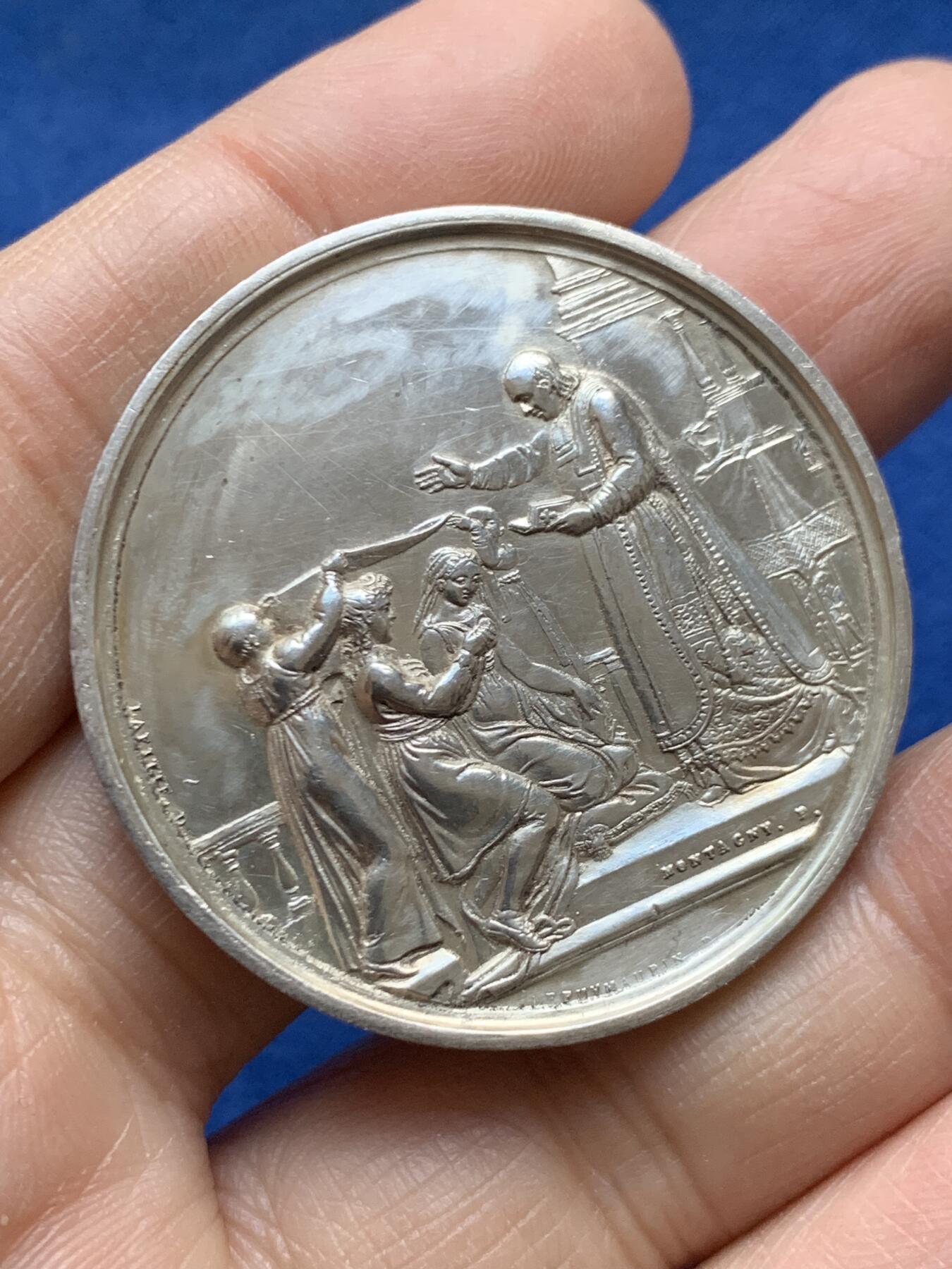 《竞宝斋》第458场 周日，周一，周二   3场连拍 （全场包邮）欢迎送拍 法国结婚纪念银章，32g，41.3mm，丰饶角边铭