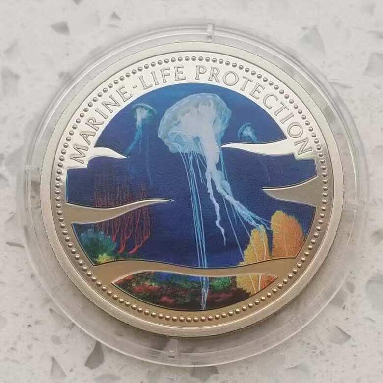 【币将精彩】世界钱币拍卖（2026-1-28） 帕劳2001年美人鱼海洋世界水母彩色纪念币  面值1元，铜镍合金 直径38.61毫米，精制。
