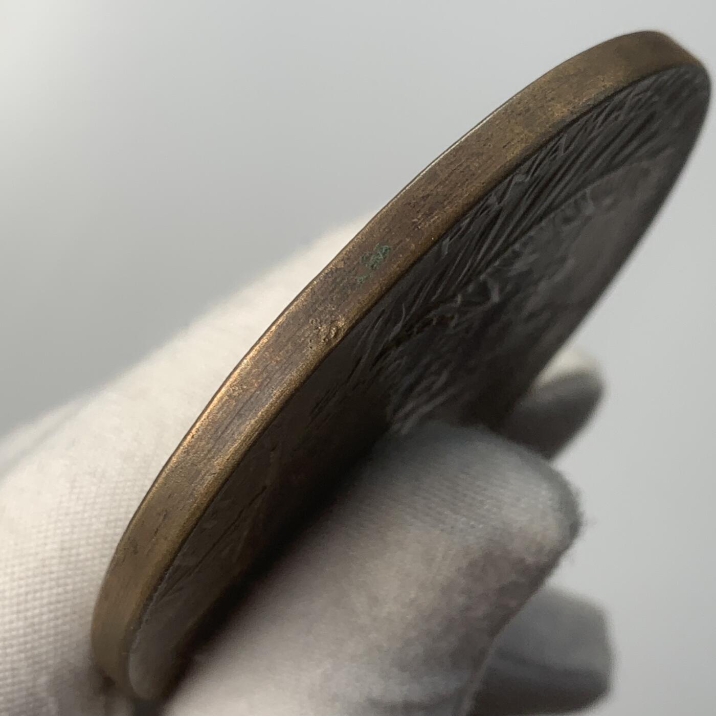 掌中浮雕-藏着的欧洲第049场 1915年美国巴拿马世博会纪念章，70mm，原盒！ 1915年中国张裕葡萄酒荣获巴拿马世博会金奖，末图摄于中国烟台张裕葡萄酒博物馆。